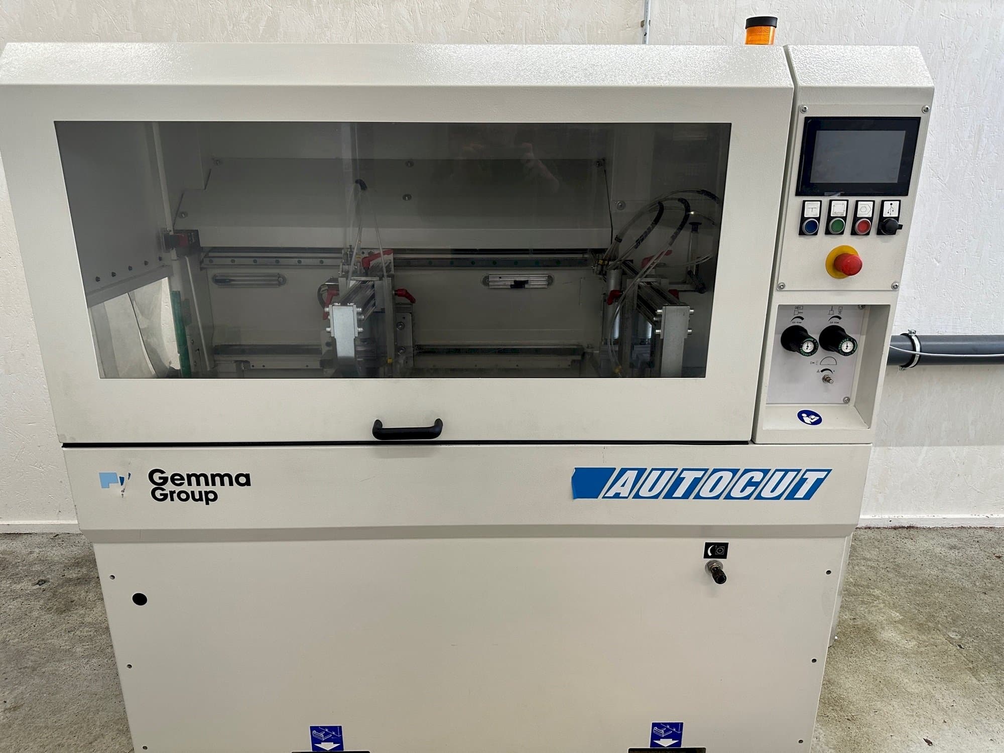 Makine  Autocut 550 - Önden görünüm