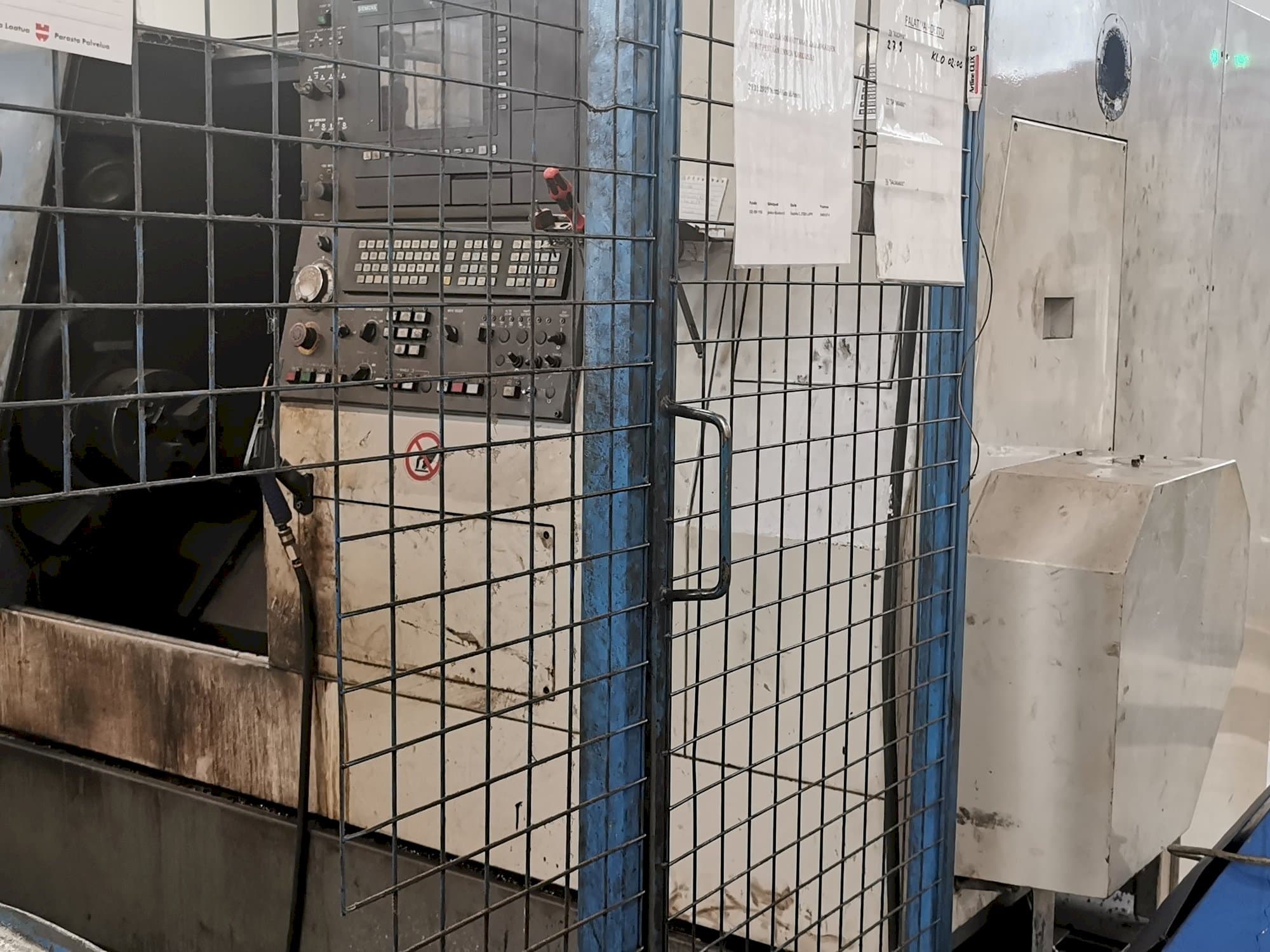 Makine  Hyundai HIT 250 S - Önden görünüm