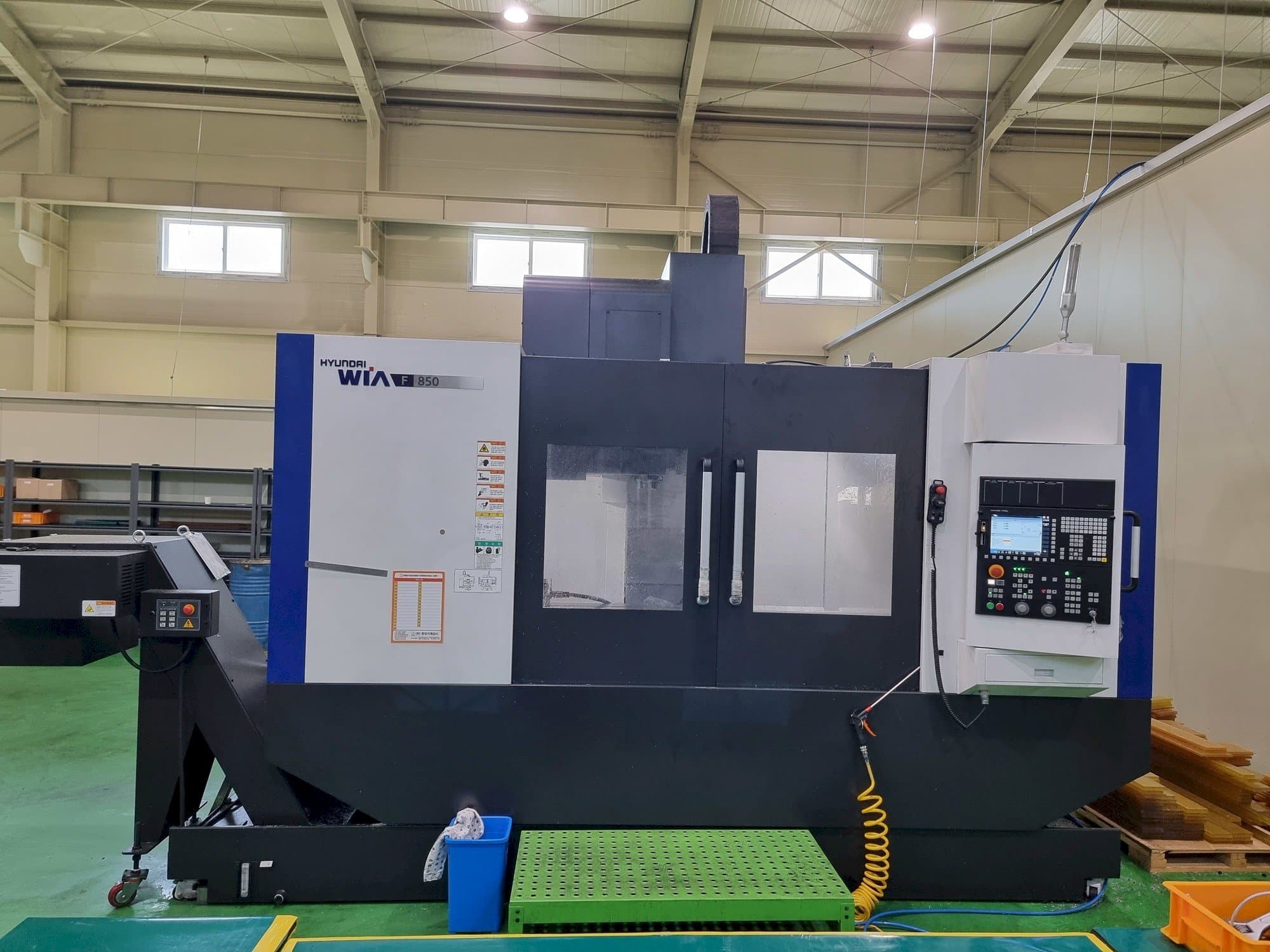 Makine  Hyundai Wia F850 - Önden görünüm