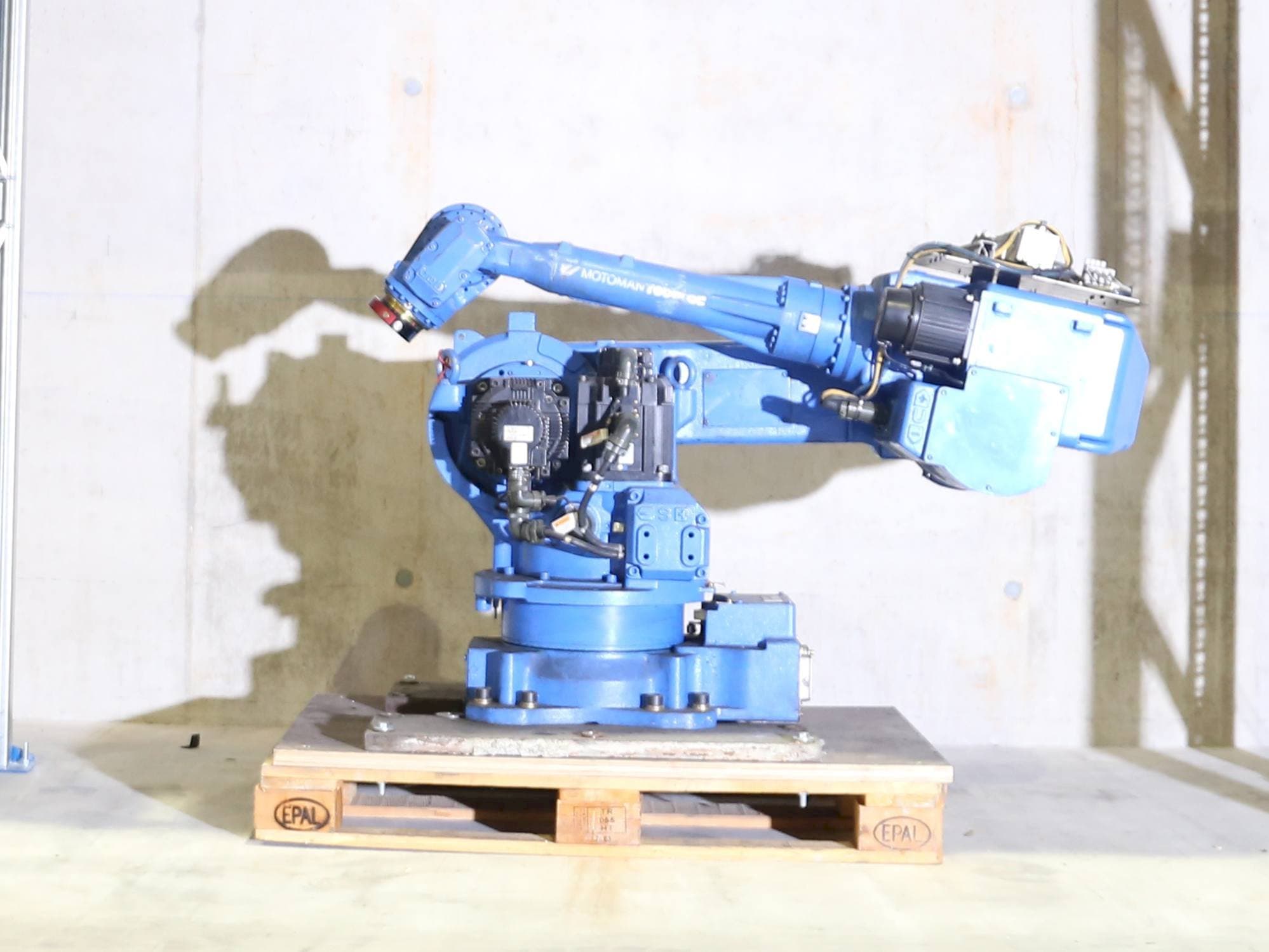 Makine  Yaskawa Motoman - Sol görünüm UP50