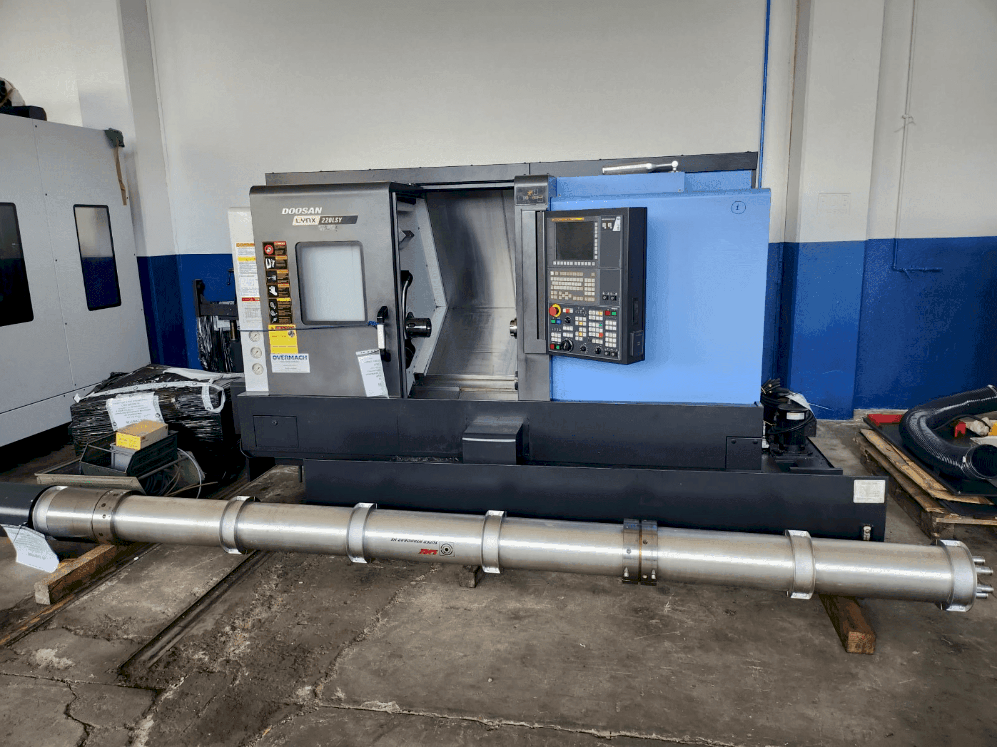 Makine  DOOSAN LYNX 220 LSYA - Önden görünüm