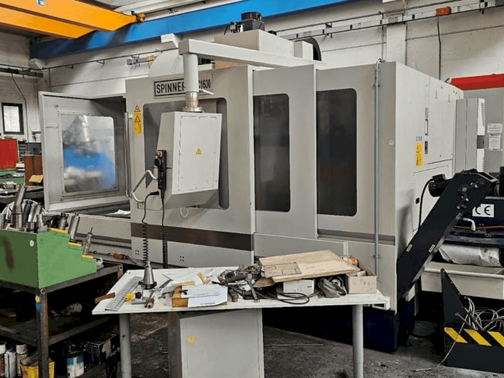 Makine  SPINNER MVC 1600-N - Önden görünüm