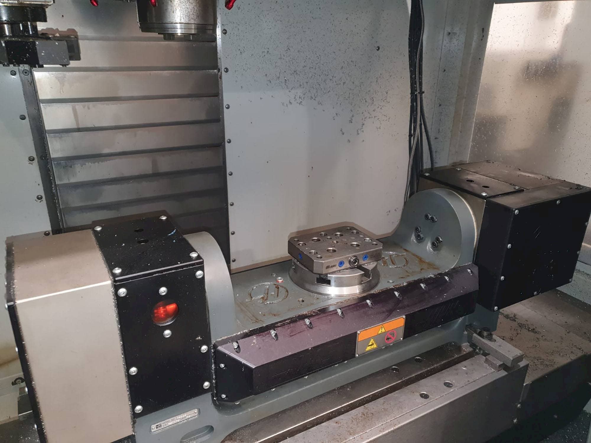 Makine  HAAS TR160 - Önden görünüm