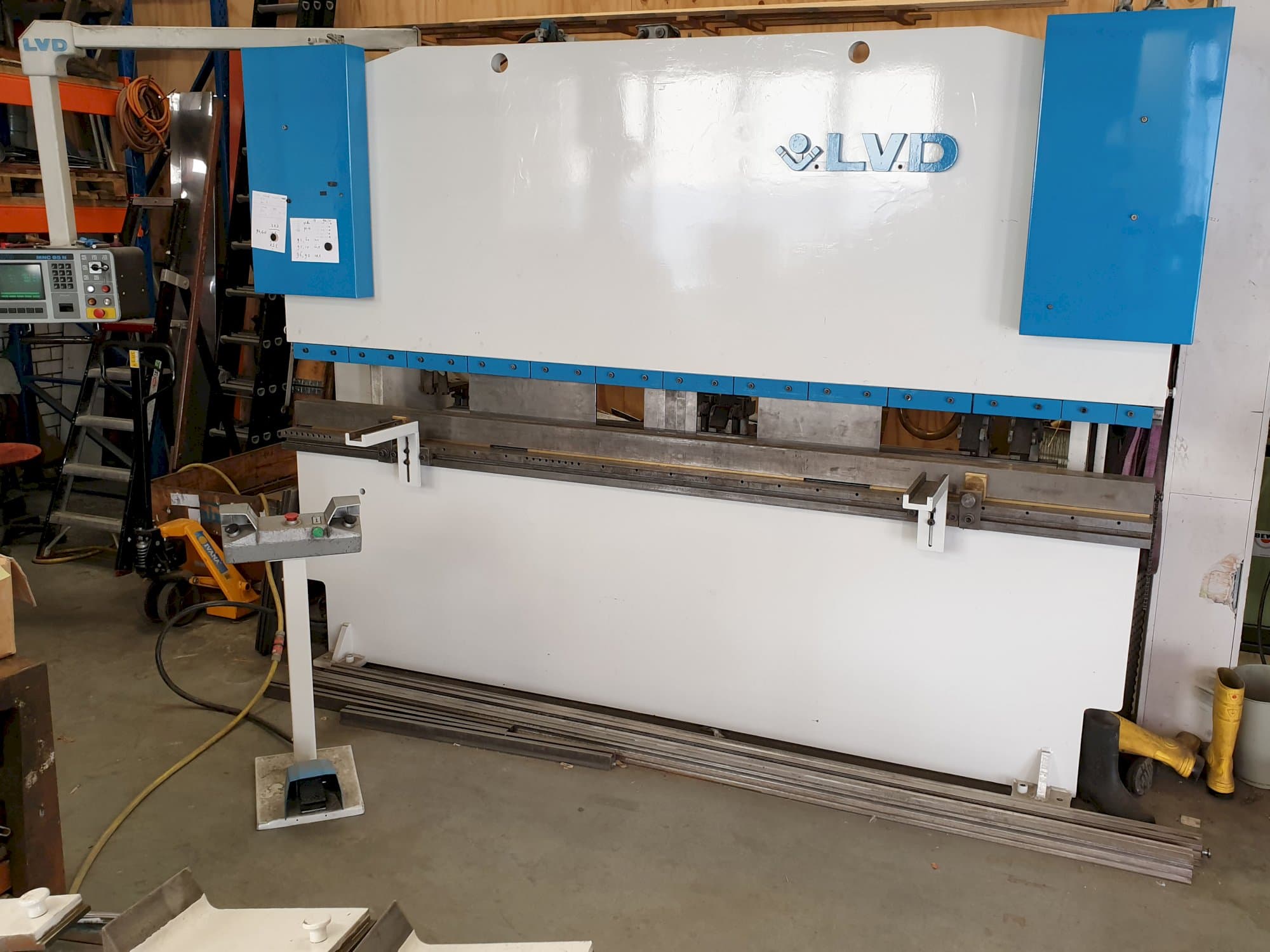 Makine  LVD - Sağdan görünüm PPI 135/30