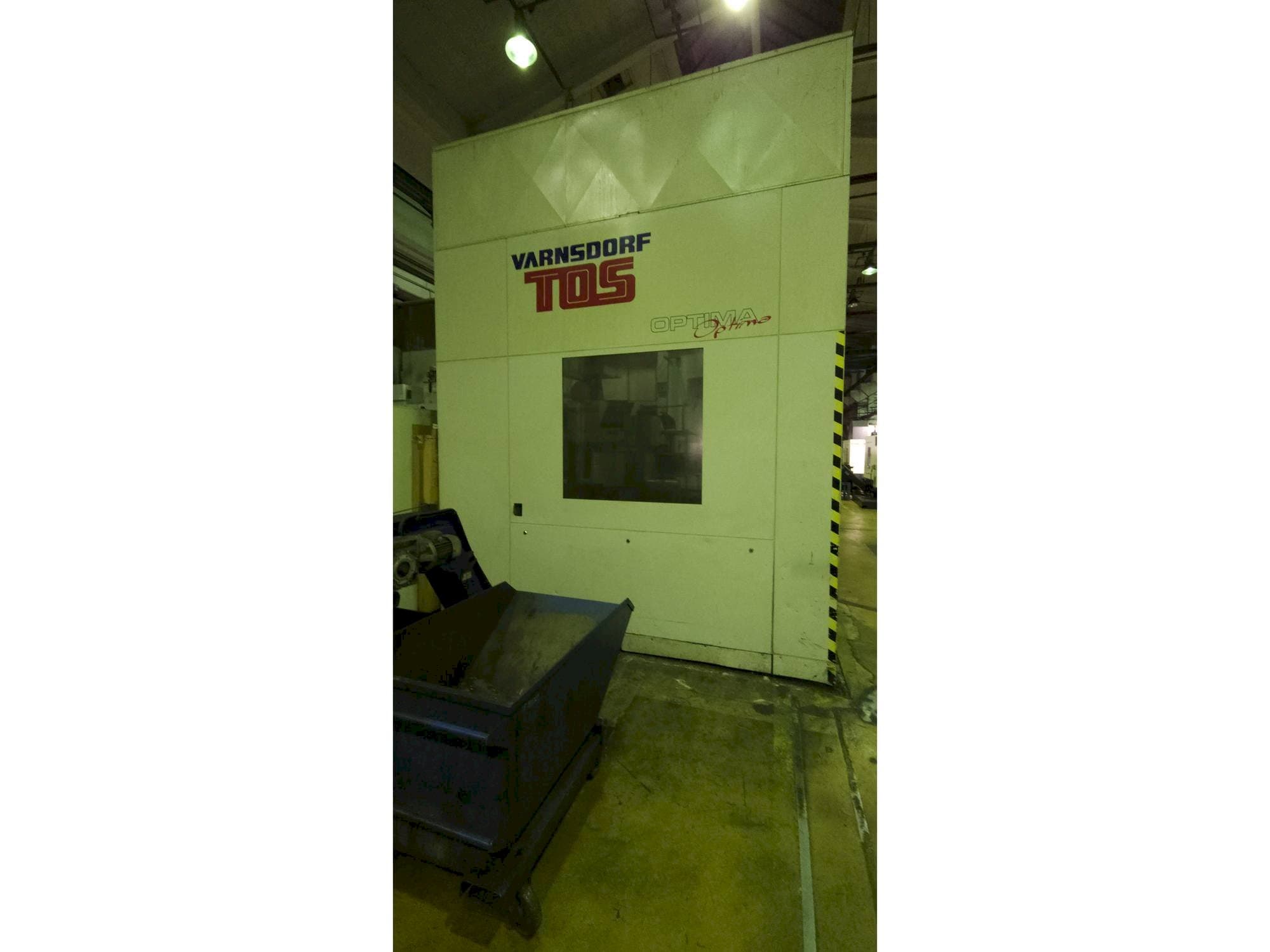 Makine  TOS Optima - Önden görünüm