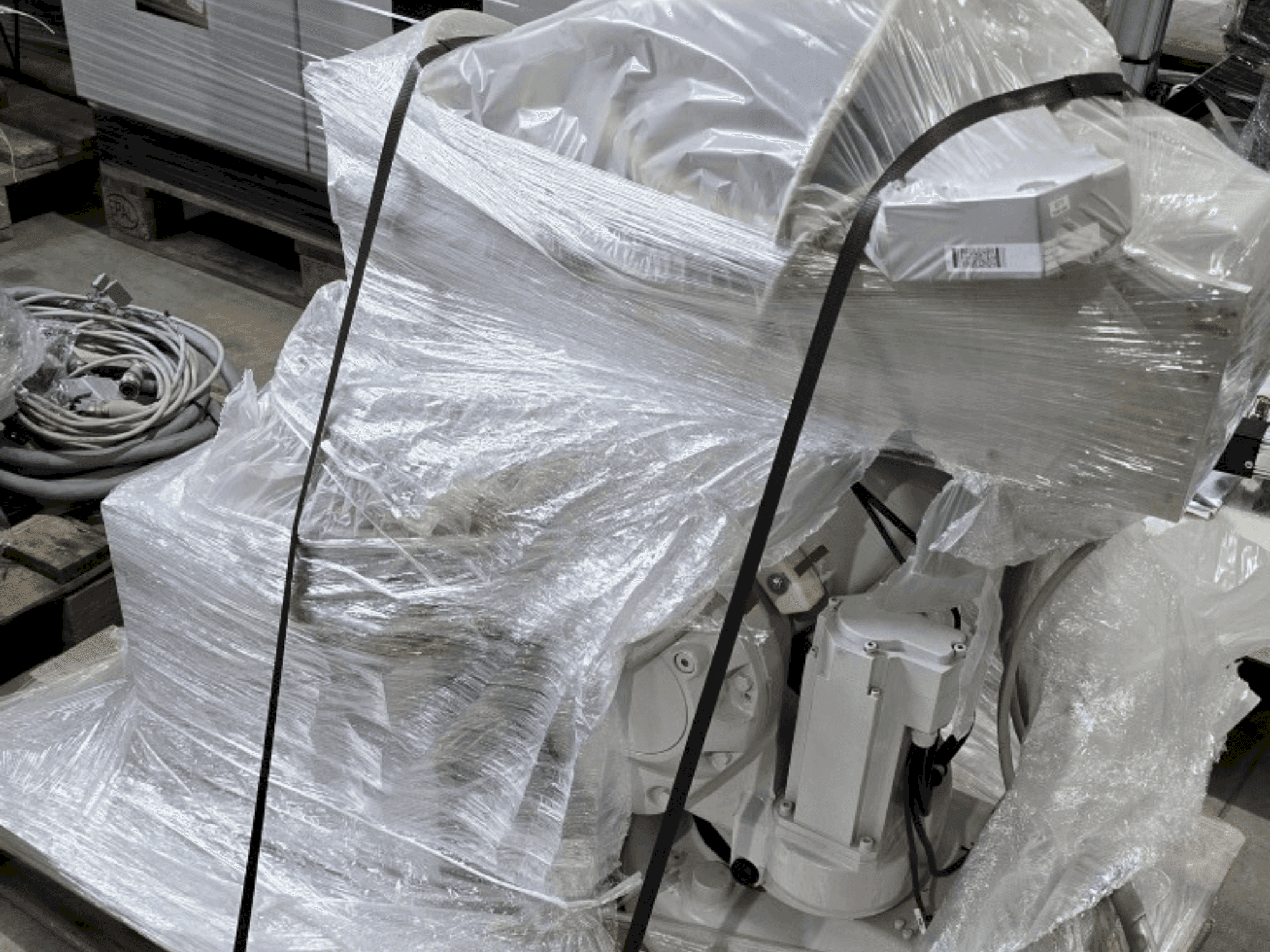 Makine  ABB IRB 140-6/0.8 - Önden görünüm