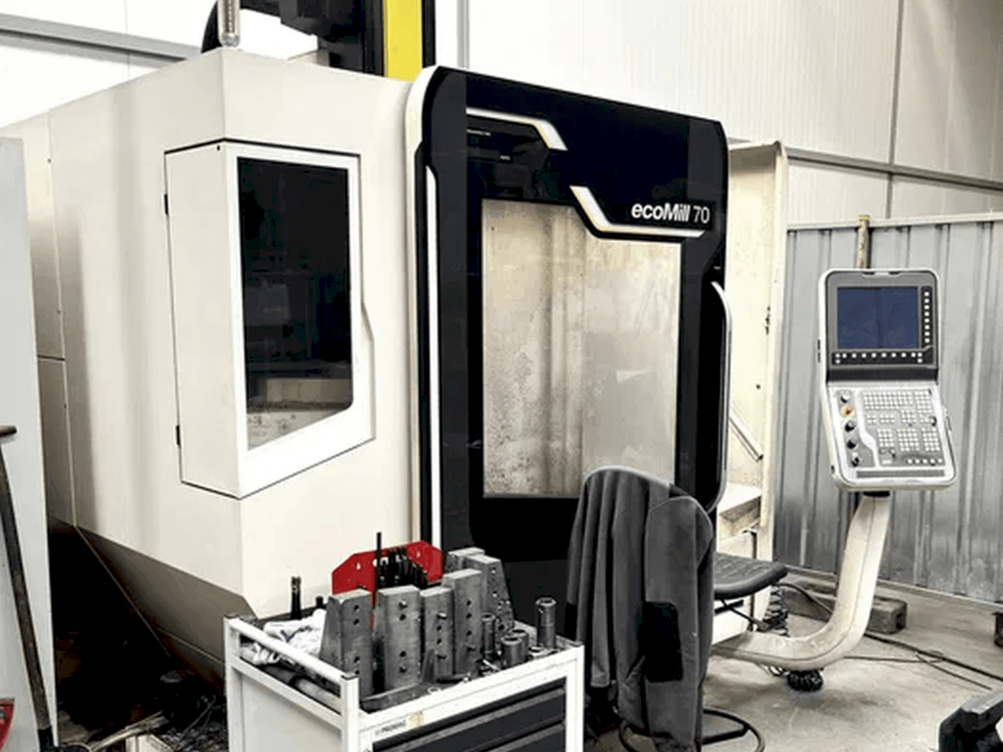 Makine  DMG MORI ecoMill 70 - Önden görünüm