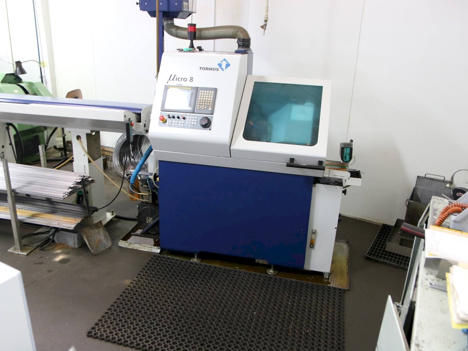 Makine  Tornos Micro 8 - Önden görünüm