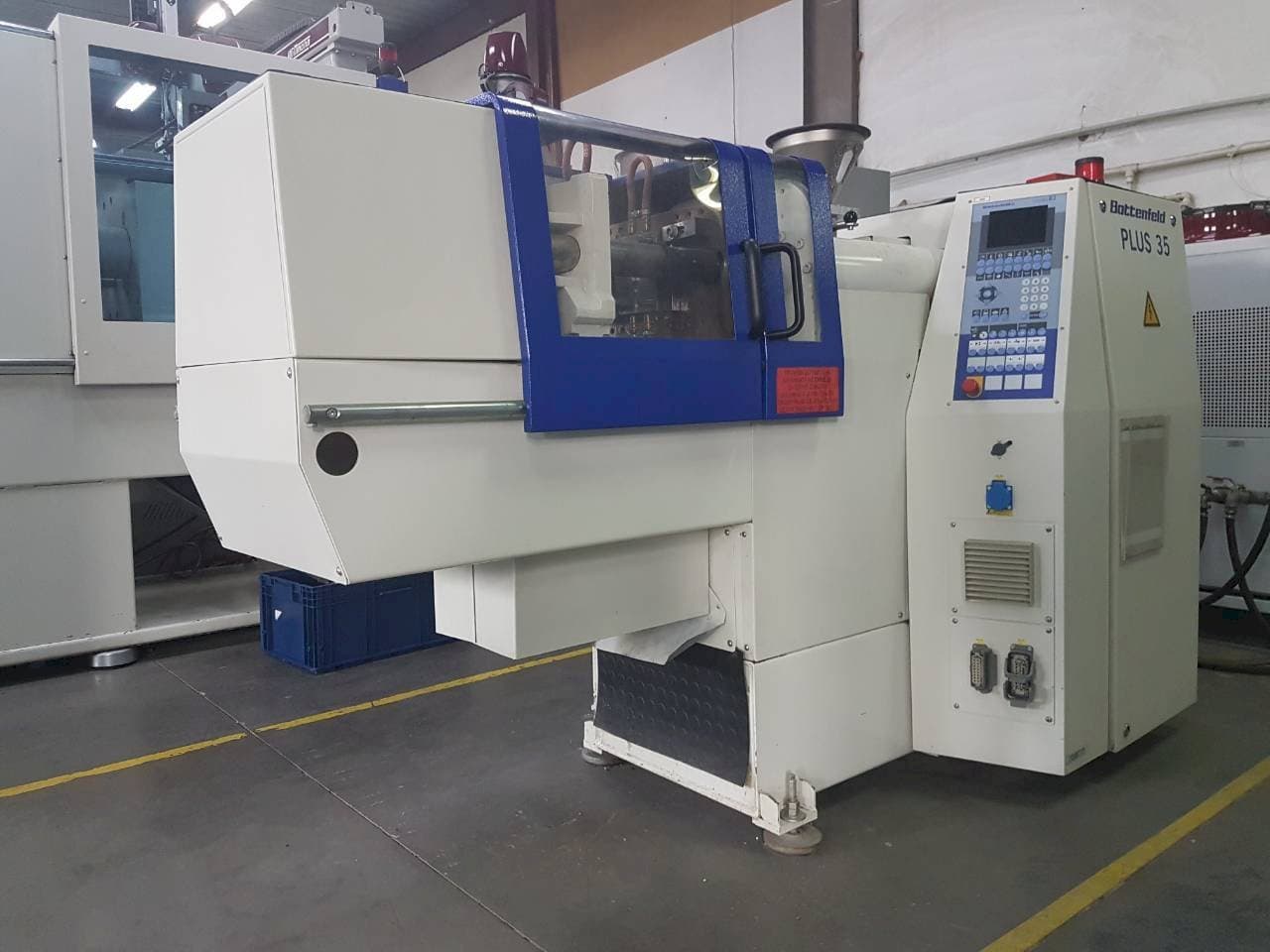 Makine  Battenfeld PLUS 35/75 - Önden görünüm