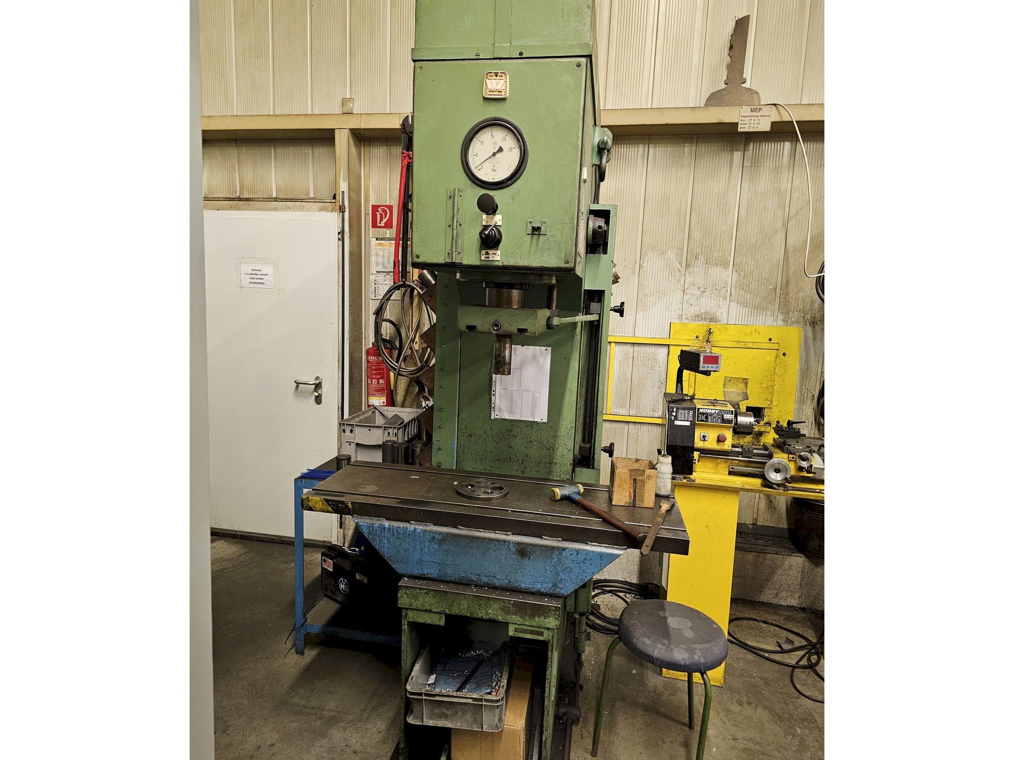 Makine  VEB PYE/25/1 - Önden görünüm