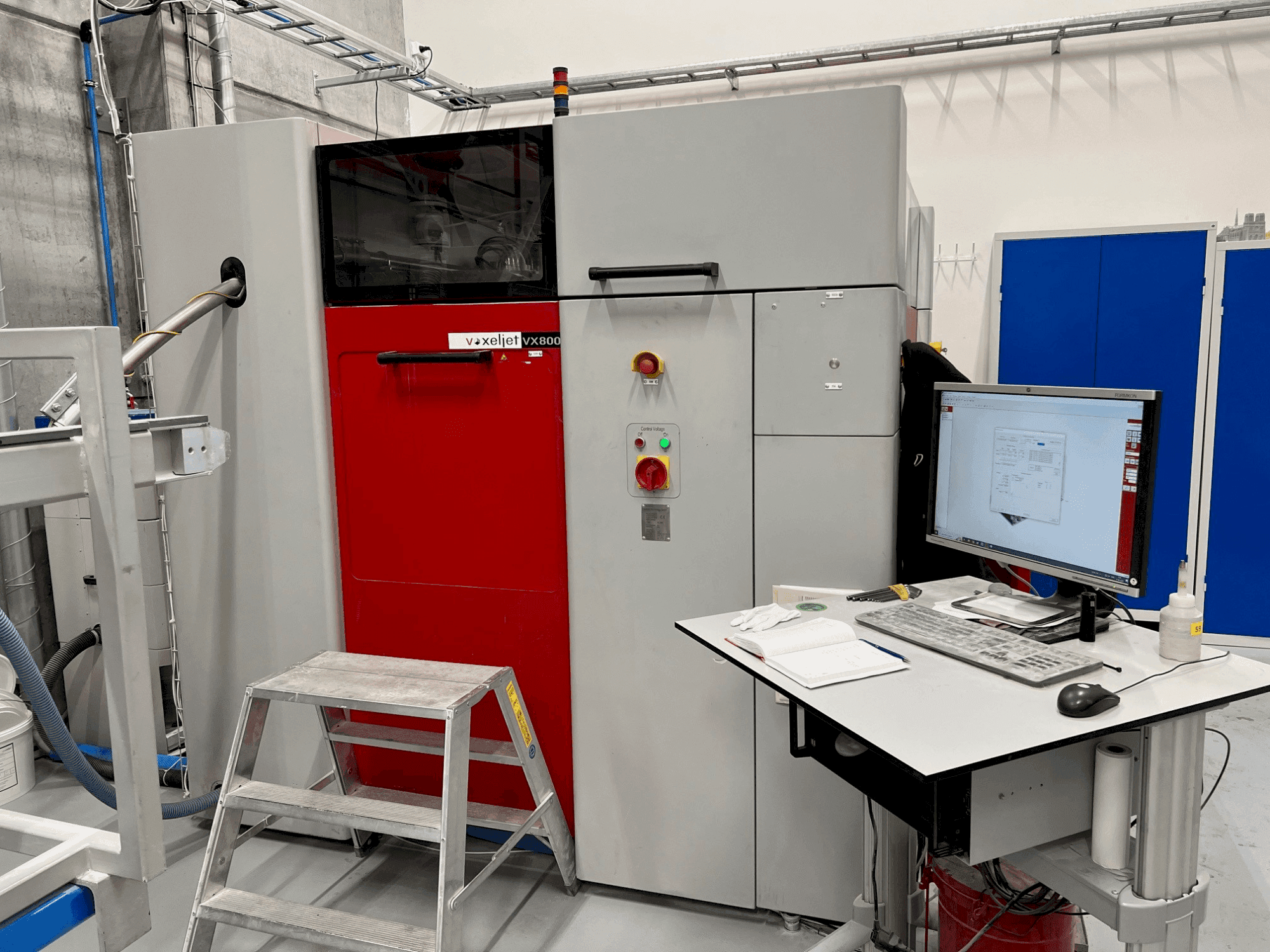 Makine  VOXELJET VX800 (2010) - Önden görünüm