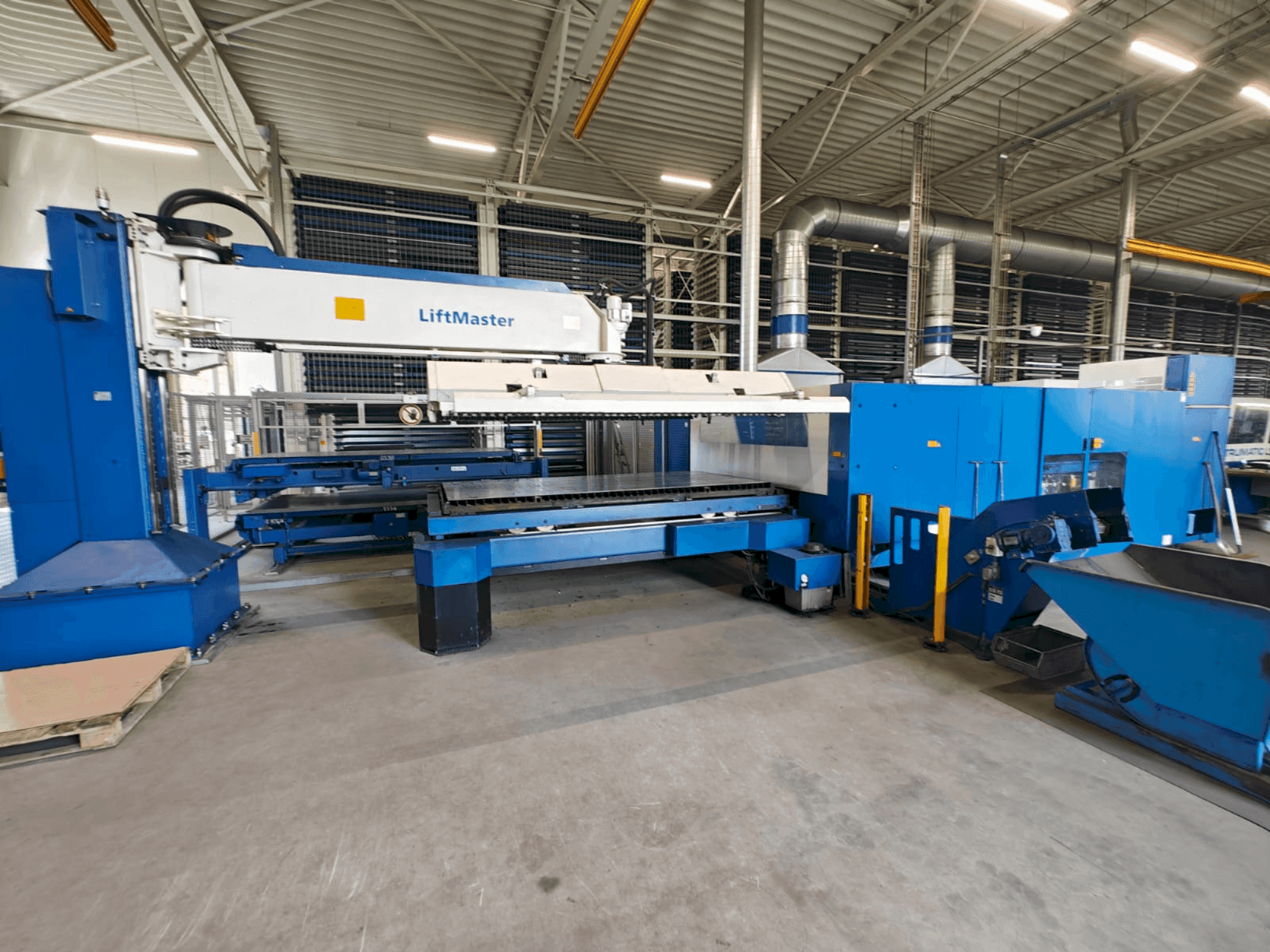 Makine  TRUMPF TruLaser 5030 classic 6,0kW + LiftMaster - Önden görünüm