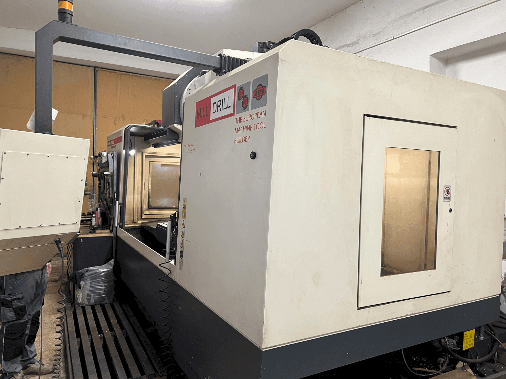 Makine  TAJMAC-ZPS MCFV 2080 - Önden görünüm