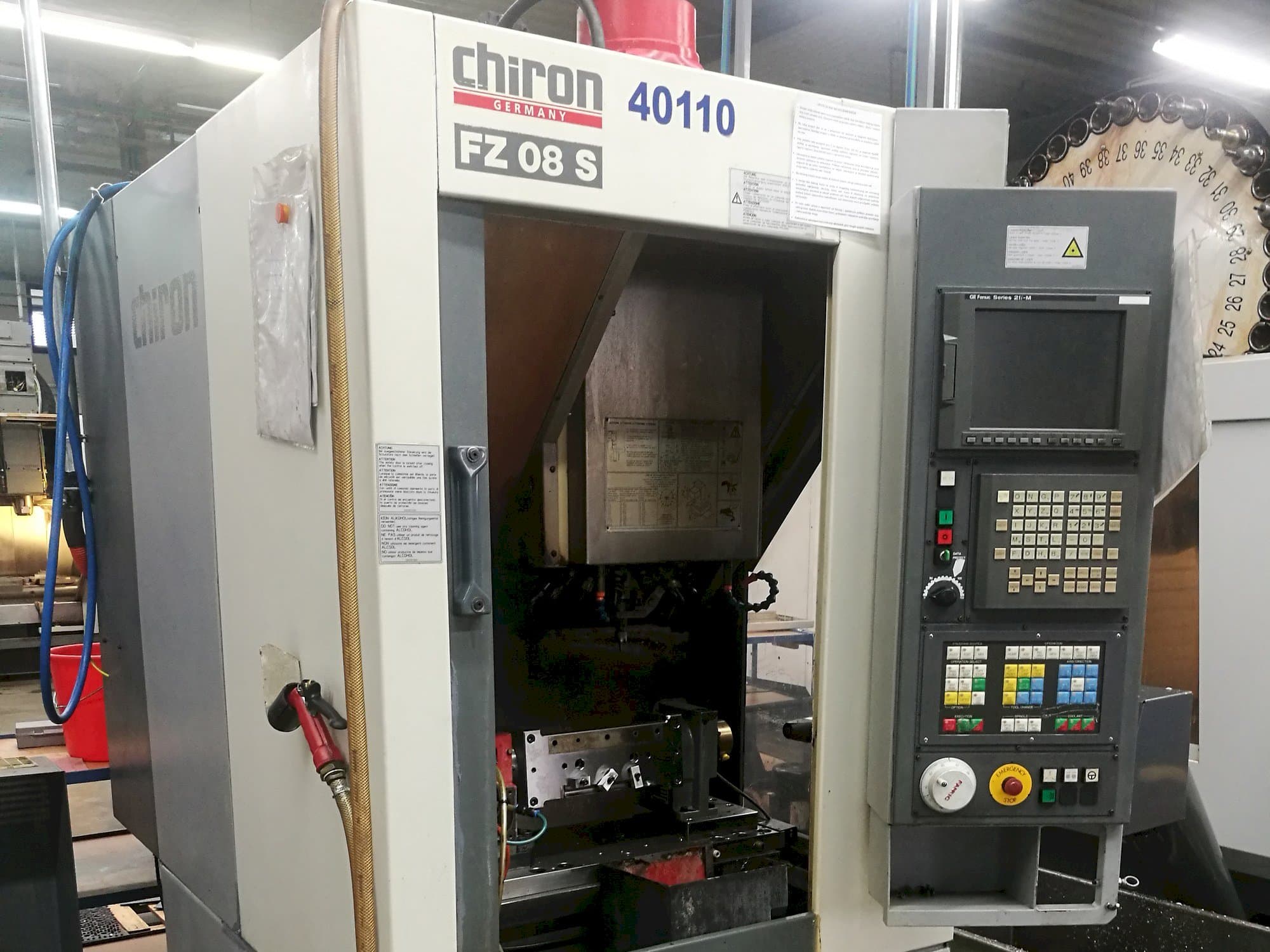 Makine  CHIRON FZ08S - Önden görünüm