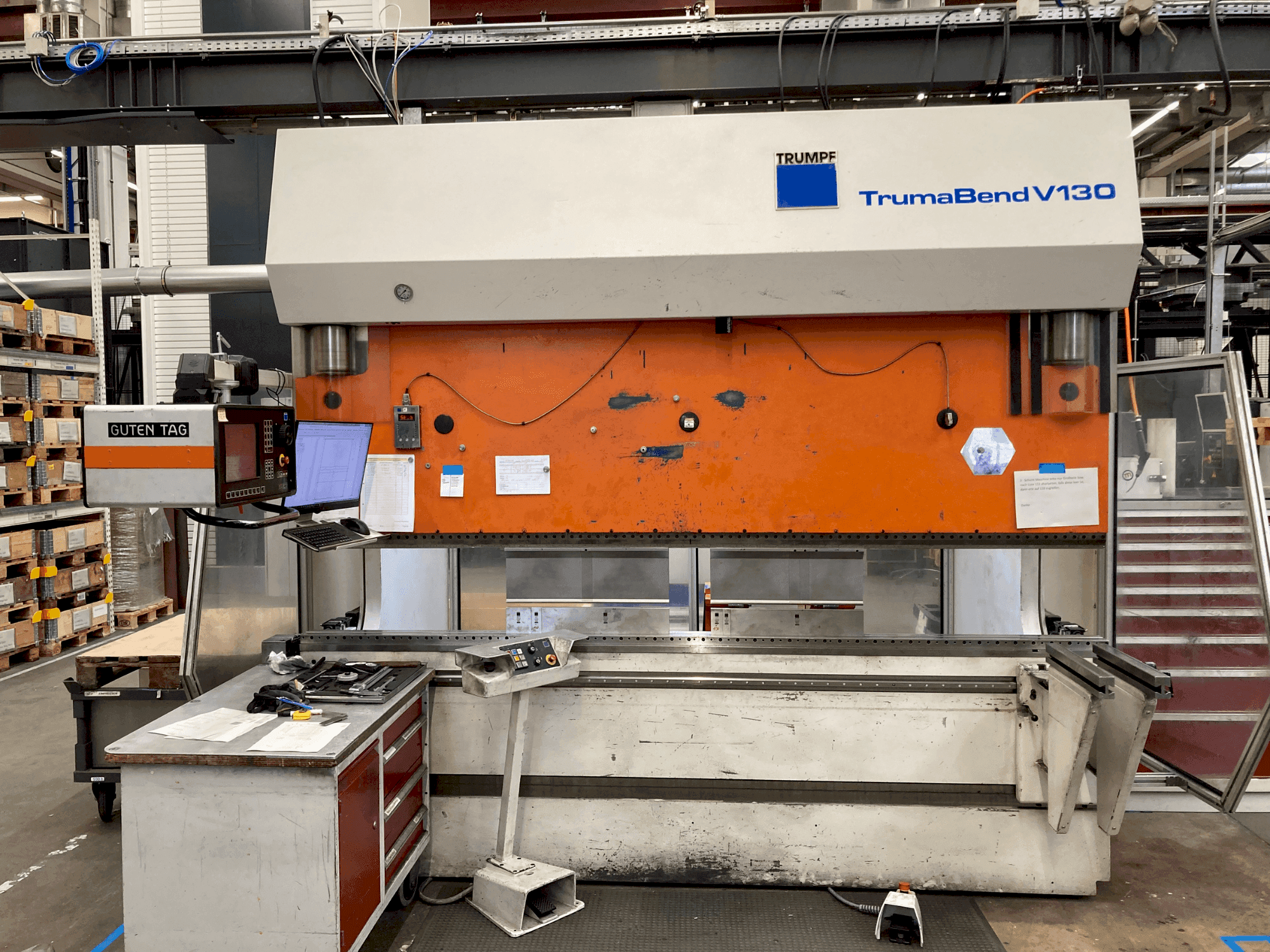 Makine  TRUMPF TrumaBend V130 - Önden görünüm