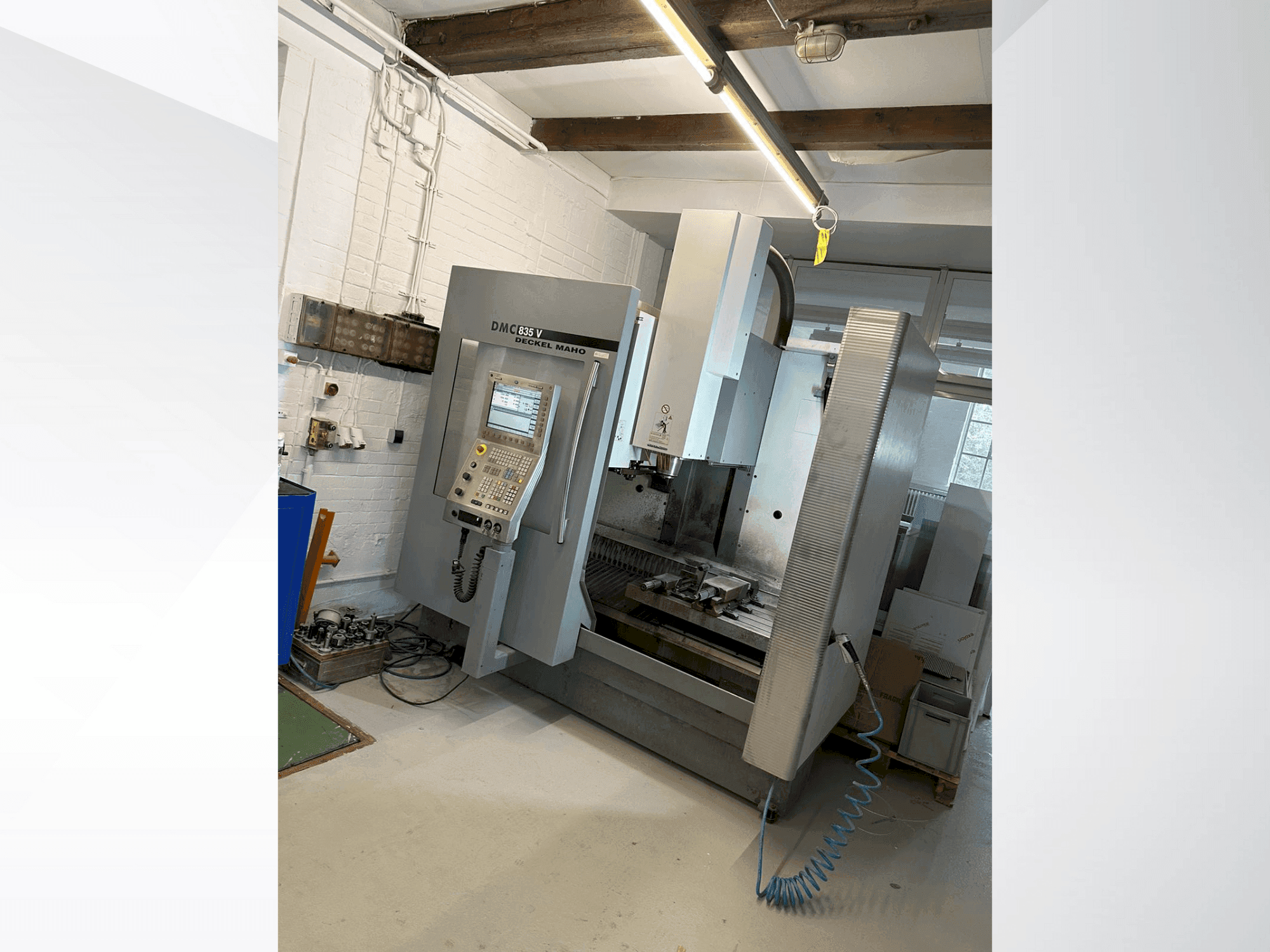 Makine  DECKEL DMC 835 V - Önden görünüm