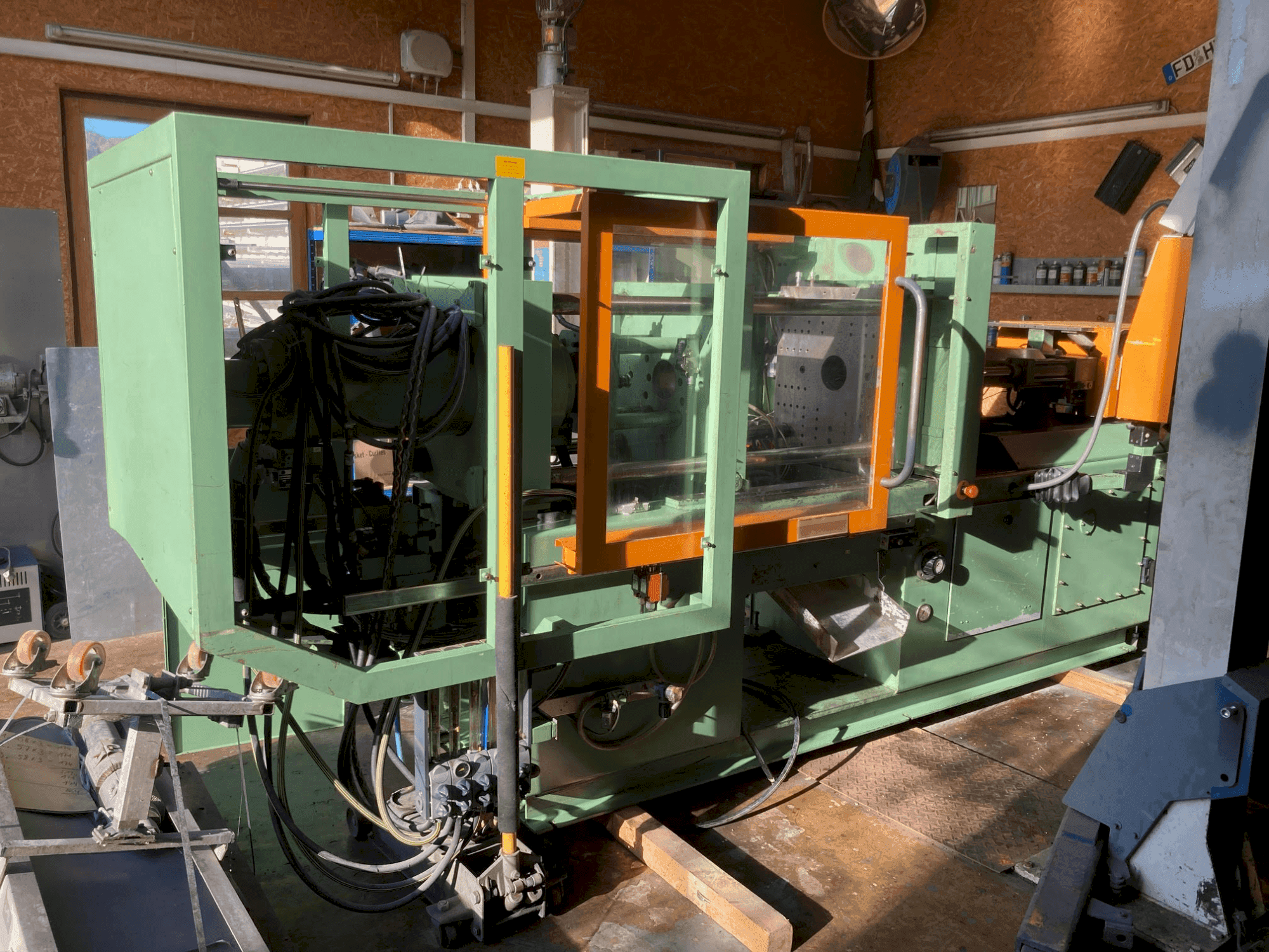 Makine  FERROMATIK K75-S - Önden görünüm