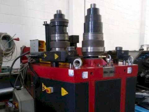 Makine  Tauring Alpha 160 - Önden görünüm