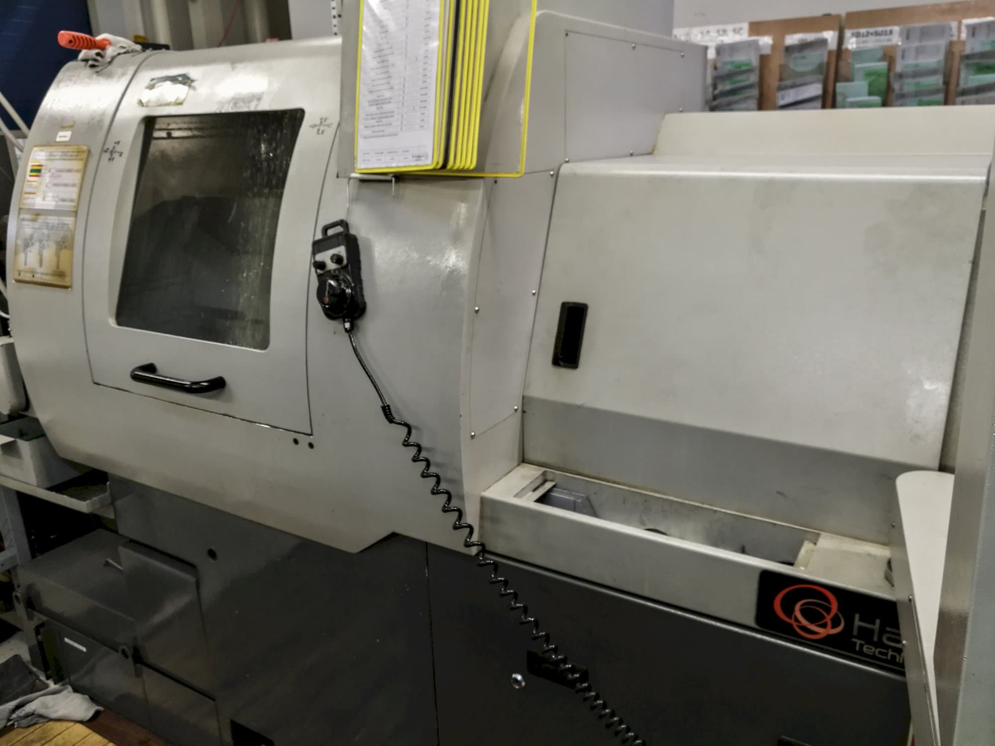 Makine  Hanwha - Sağdan görünüm XD 20 N