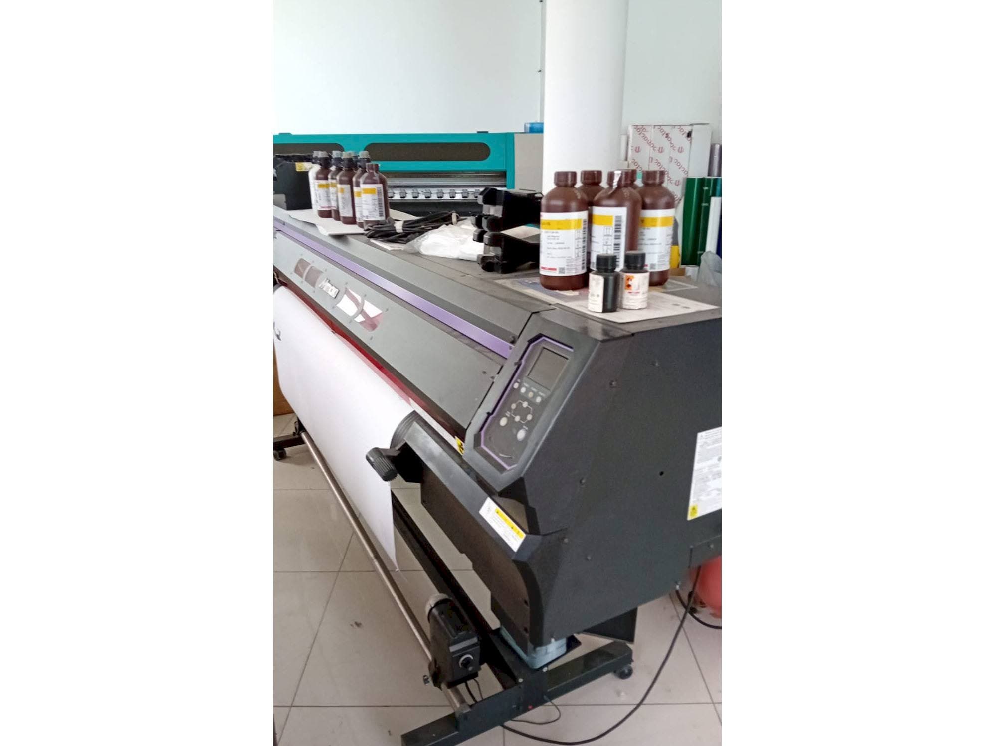 Makine  MIMAKI ucjv300-160 - Önden görünüm