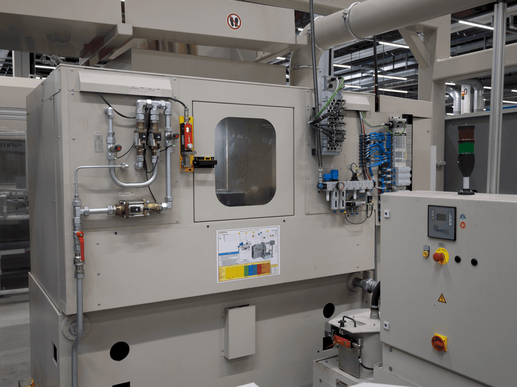 Makine  SUPFINA LCM 220/4-220/3 - Önden görünüm