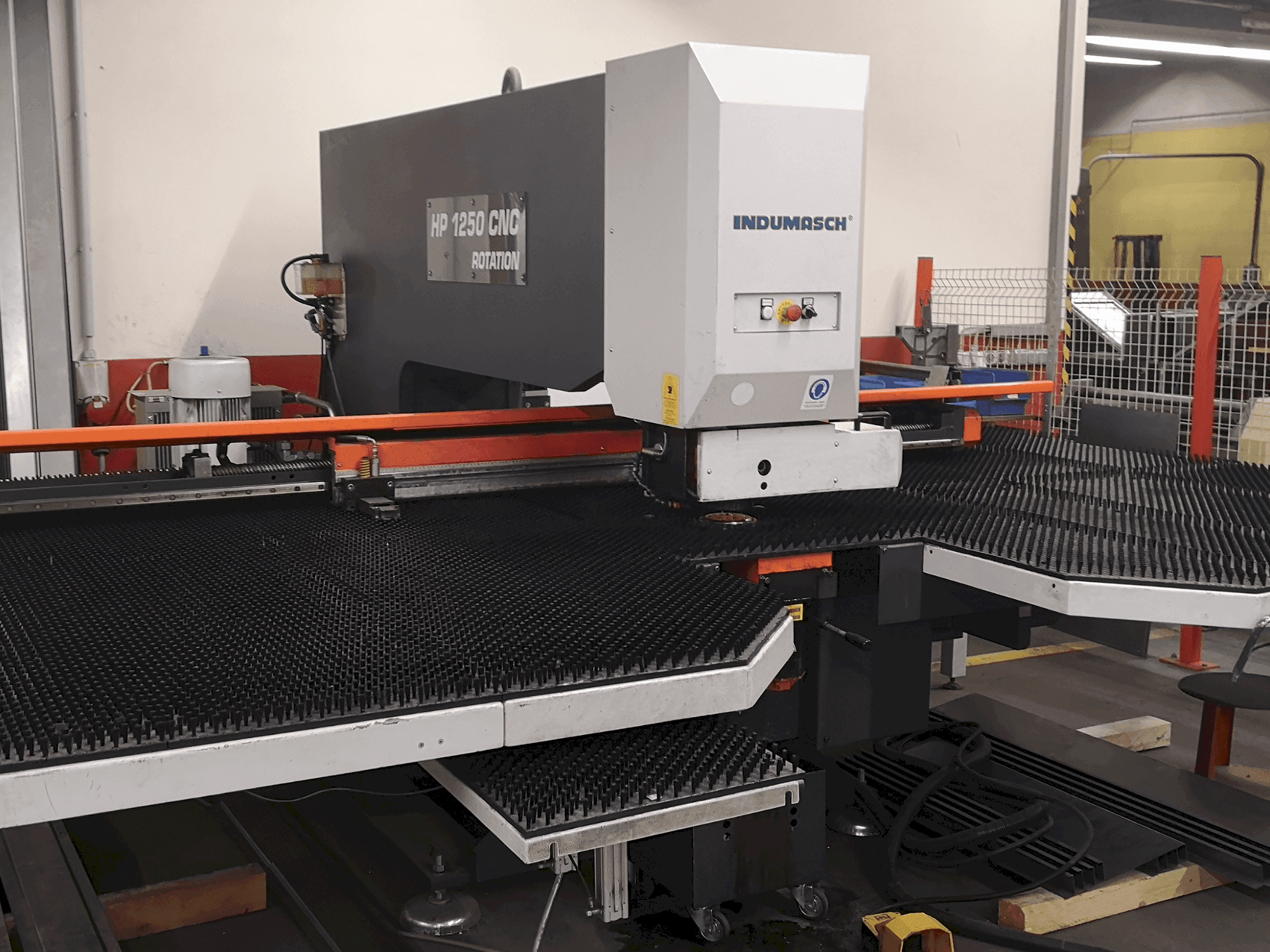 Makine  IMAC HP 1250 INDEX - Önden görünüm