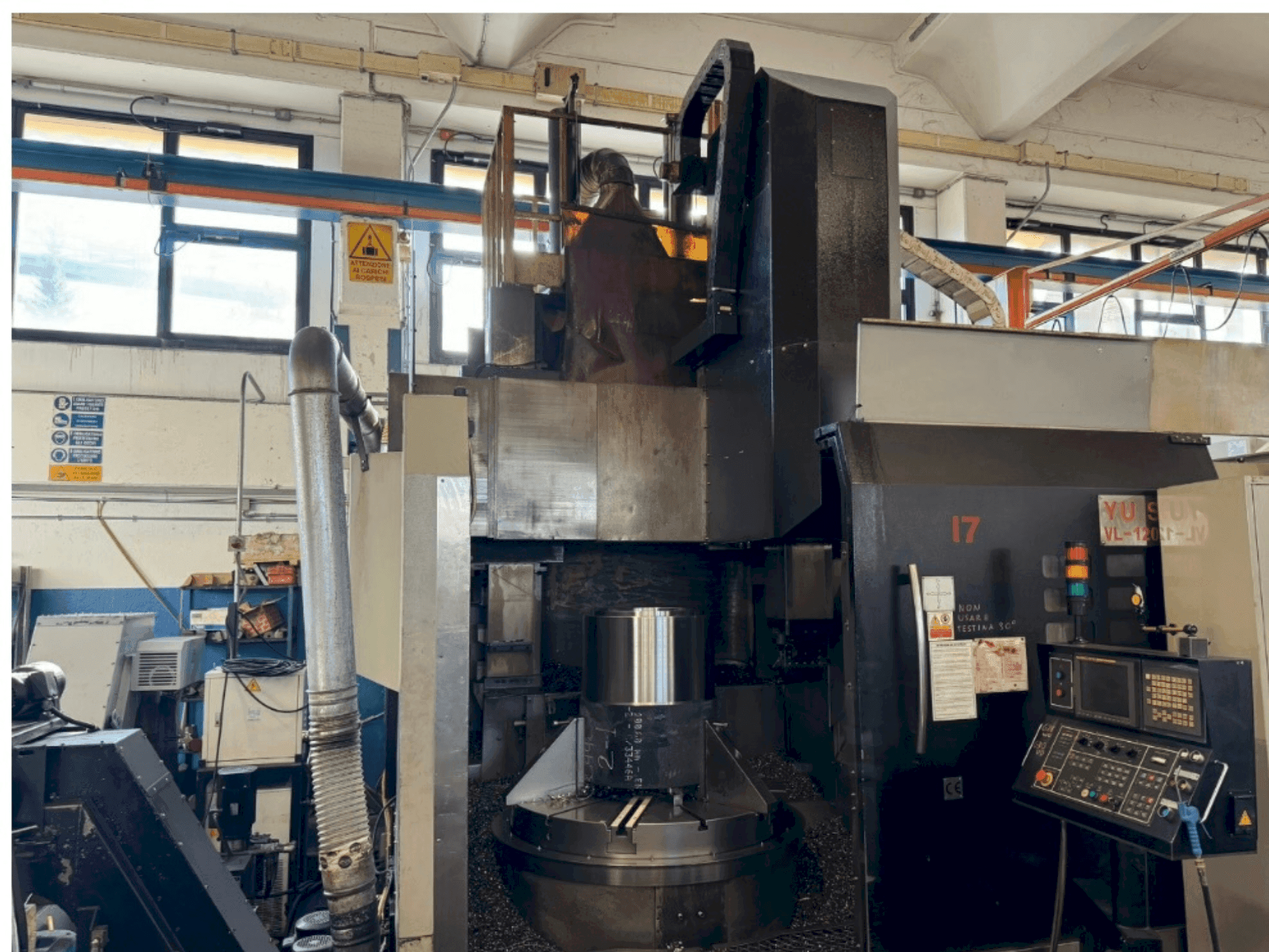 Makine  YU SHINE YS-VL-1200 ATC+C - Önden görünüm