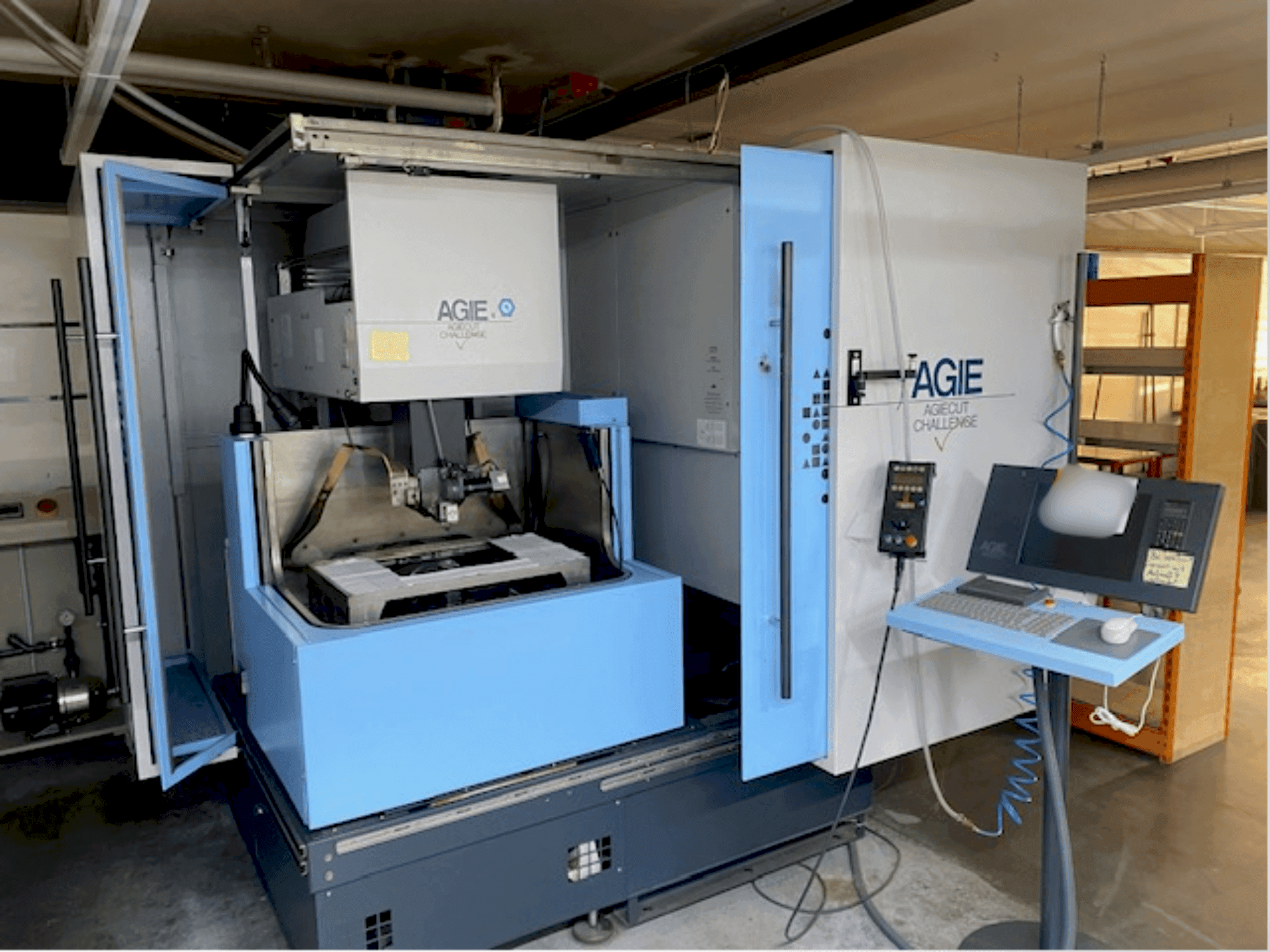 Makine  AGIE Agiecut Challenge V2 - Önden görünüm