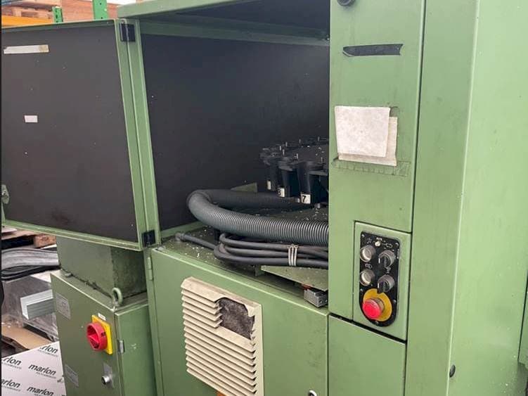 Makine  DECKEL FP4AT - Önden görünüm