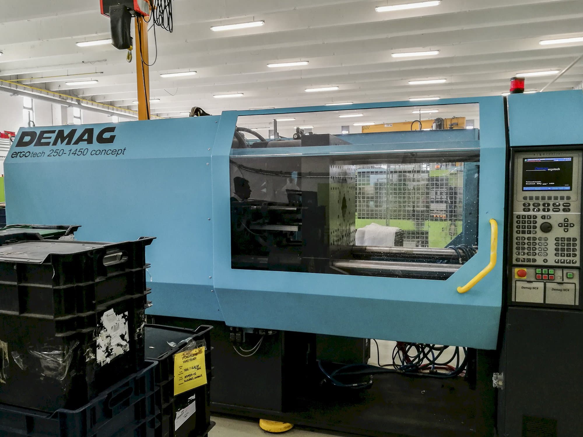 Makine  DEMAG - Önden görünüm Ergotech concept 2500-1450