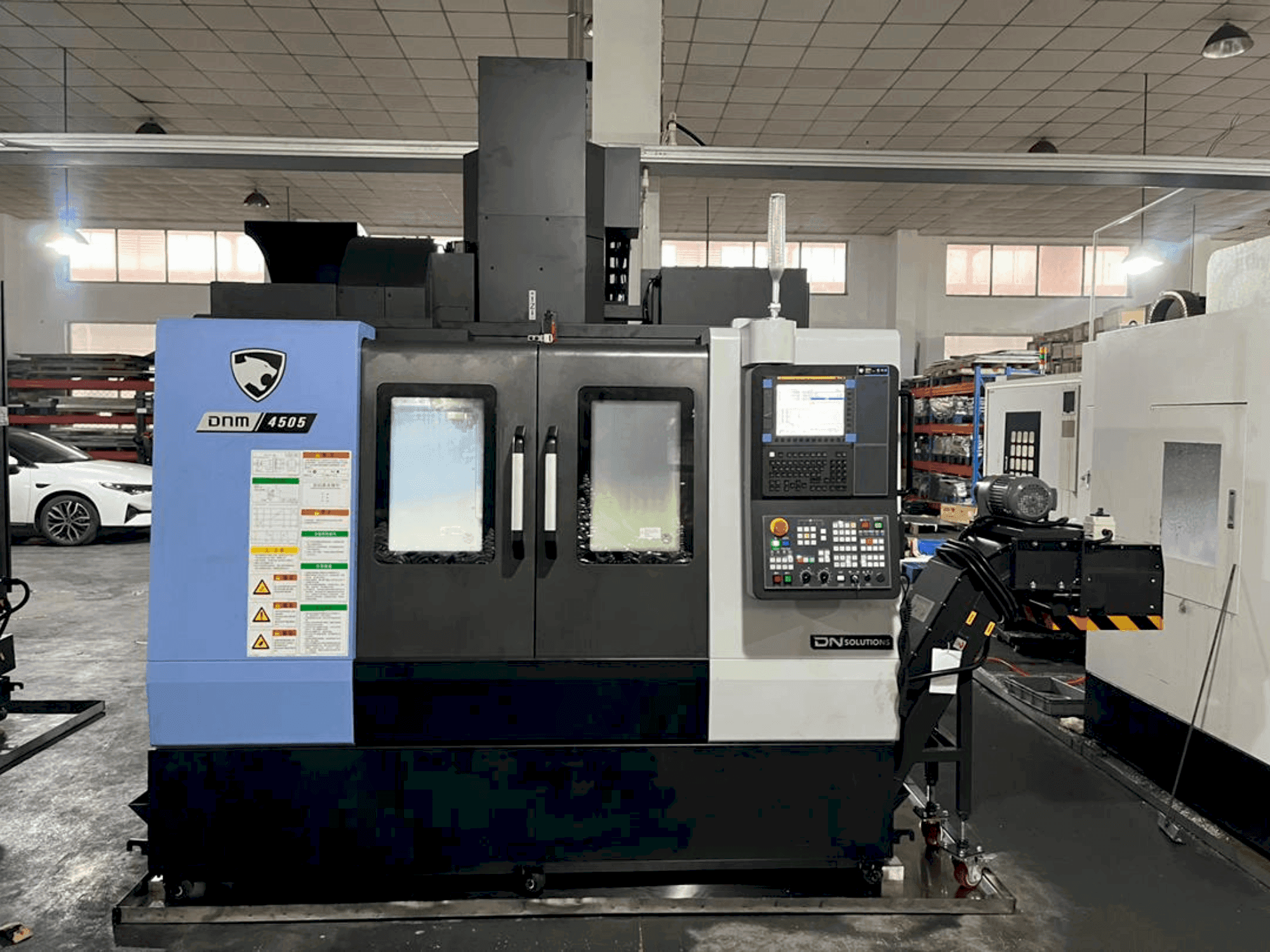 Makine  DOOSAN dnm 4505 (2024) - Önden görünüm