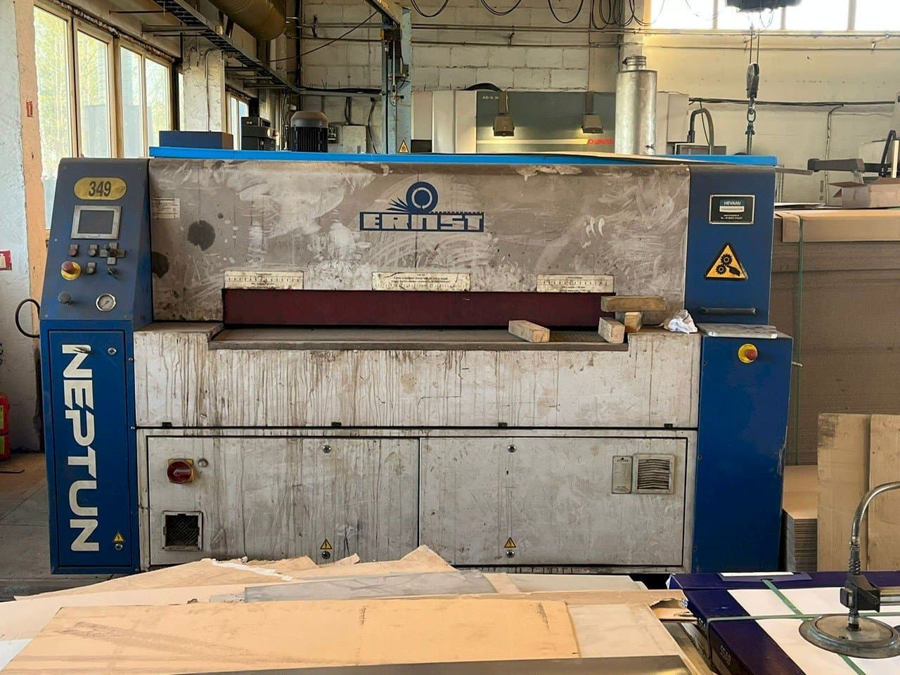 Makine  ERNST Neptun E/B - Önden görünüm