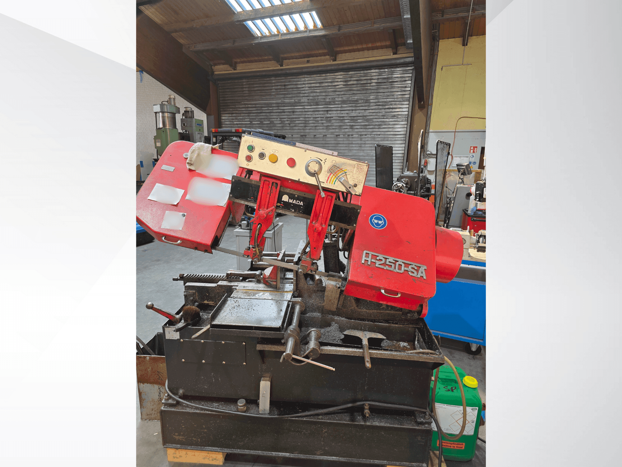 Makine  AMADA H-250SA - Önden görünüm