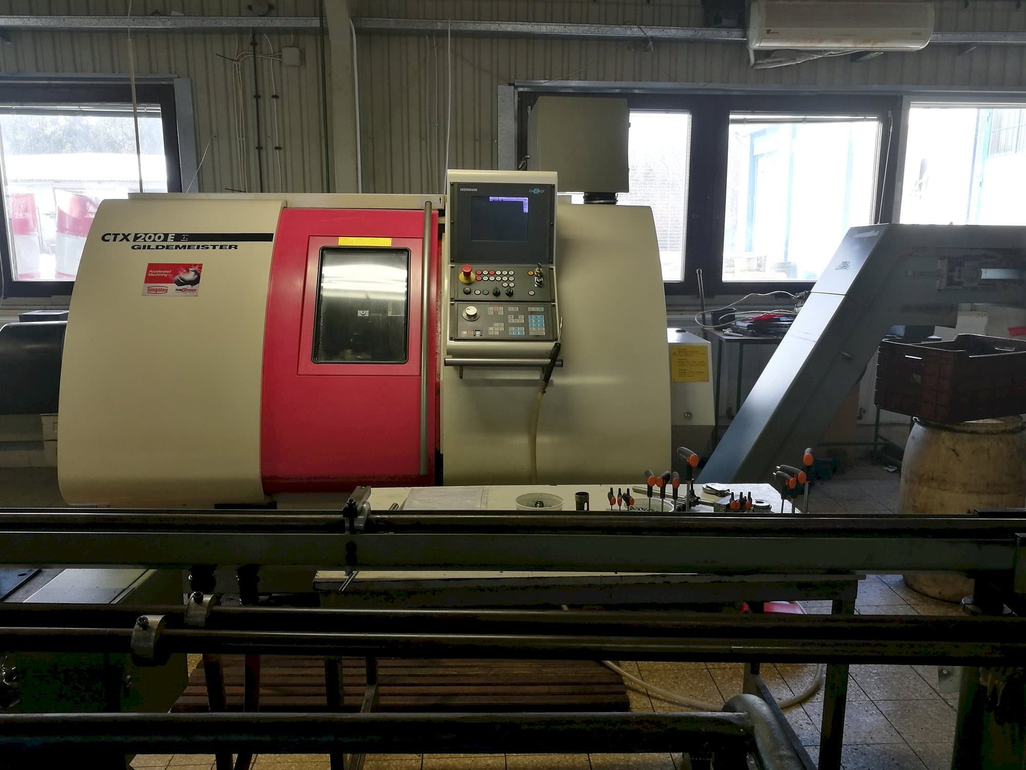 Makine  Gildemeister CTX 200 E - Önden görünüm