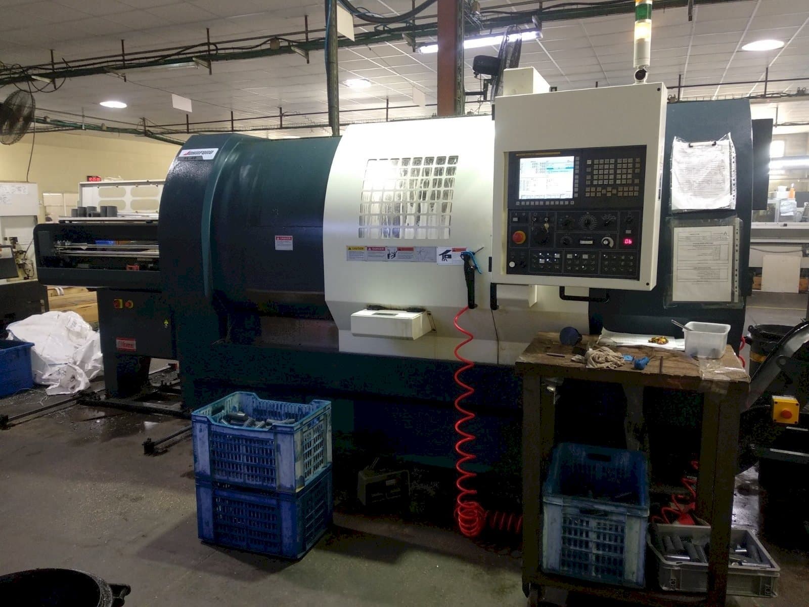 Makine  Johnford SL-40 - Önden görünüm