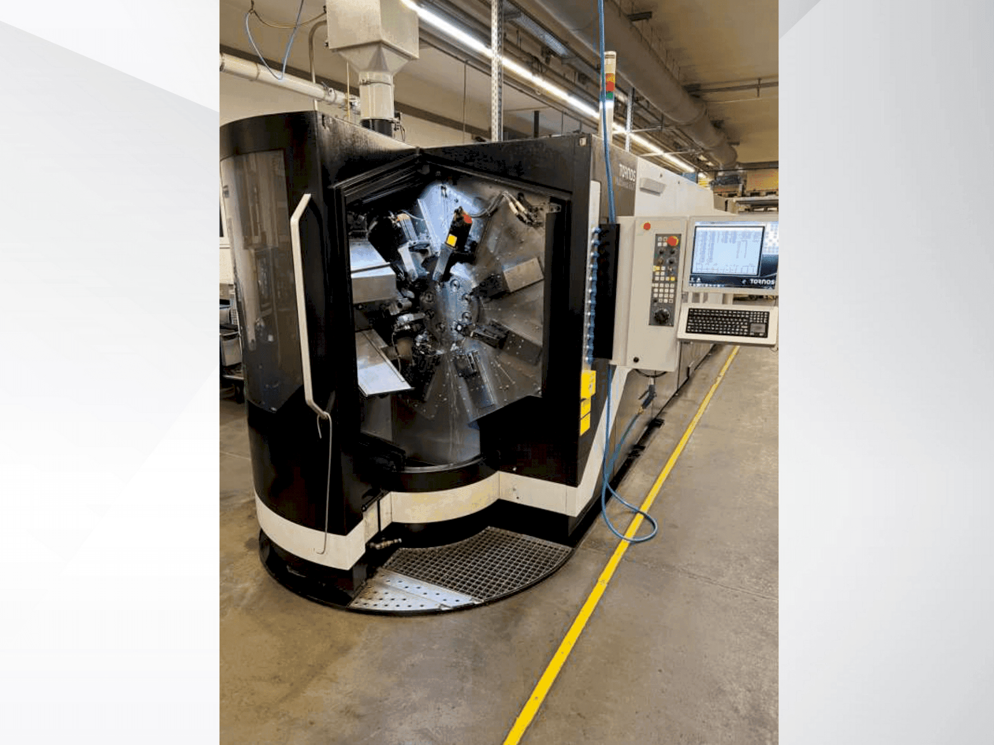 Makine  Tornos MultiSwiss 8x26 - Önden görünüm