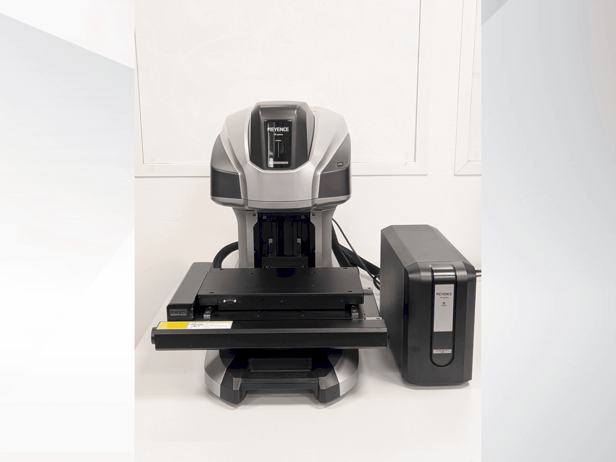 Makine  KEYENCE VR-6200 - Önden görünüm