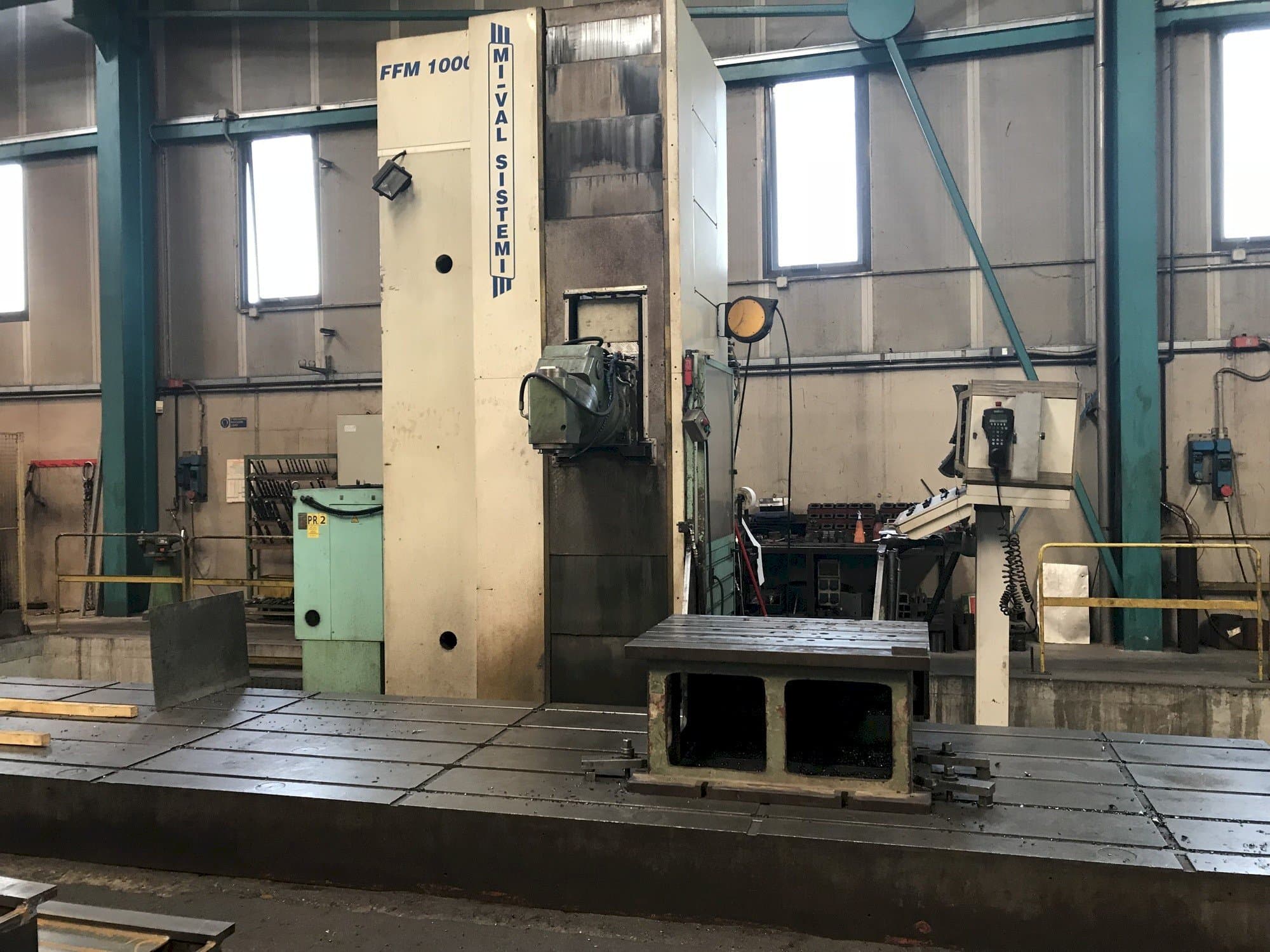 Makine  MIVAL FFM 1000 - Önden görünüm