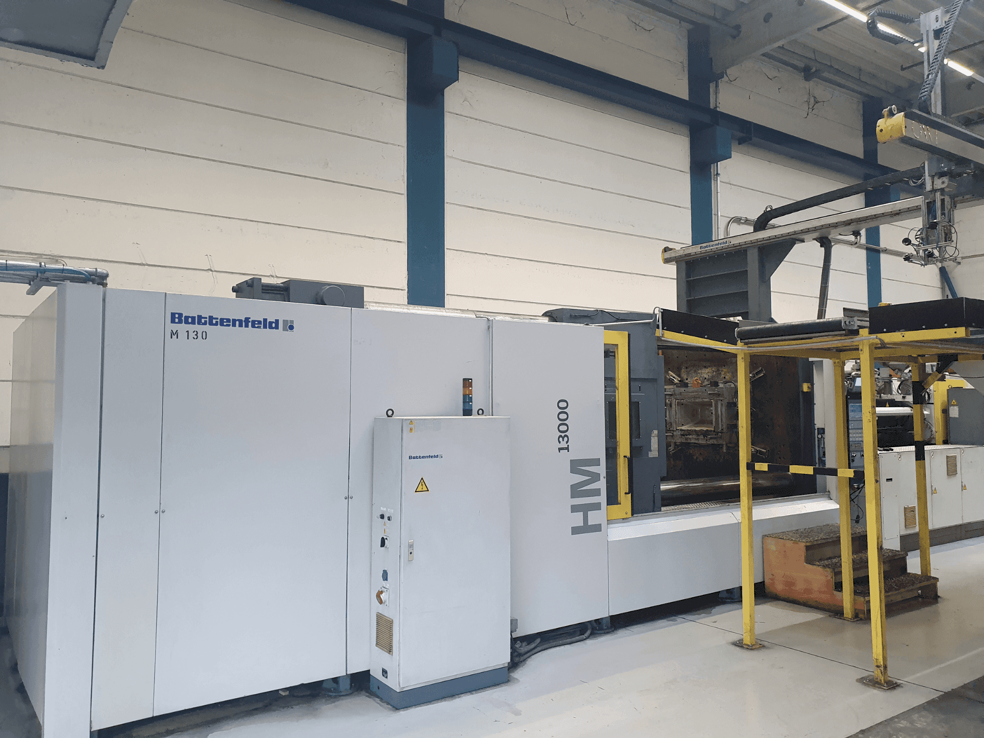 Makine  Battenfeld HM 13000/12000 - Önden görünüm