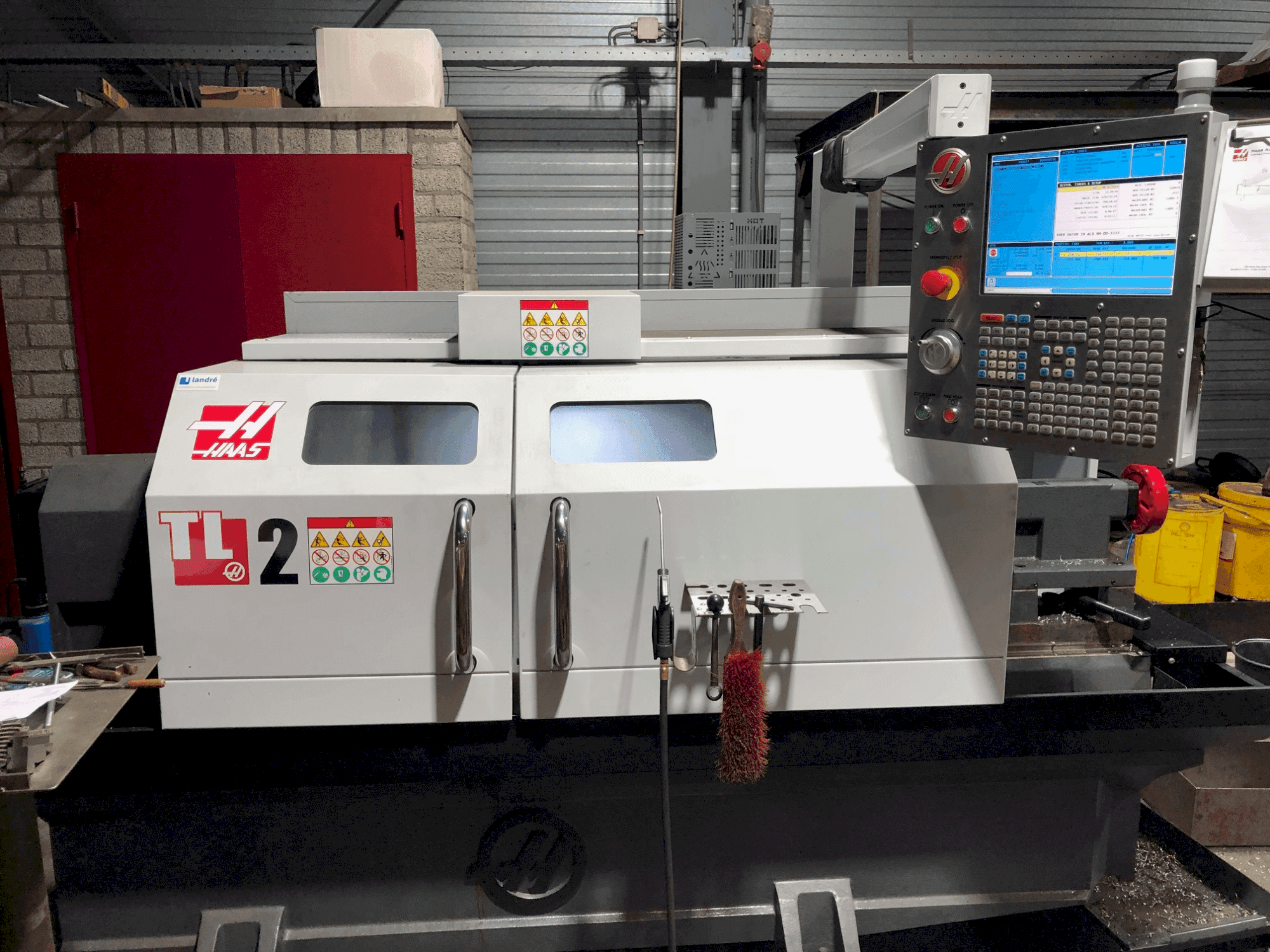 Makine  HAAS TL-2 - Önden görünüm