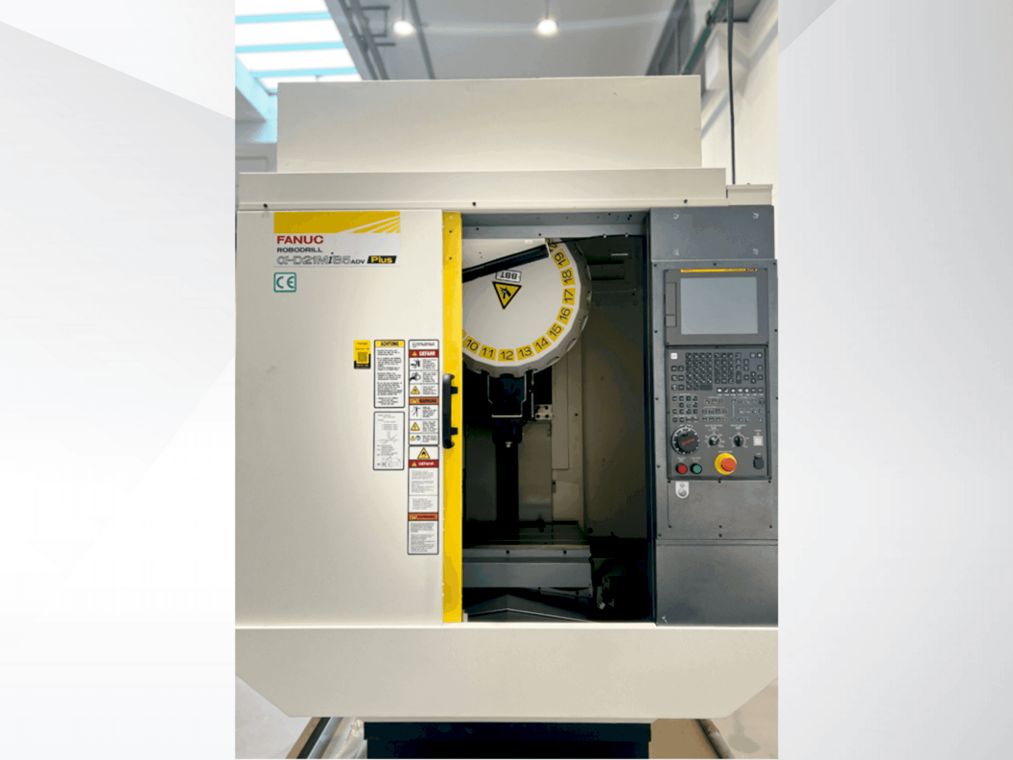 Makine  FANUC α-D21MiB5ADV Plus - Önden görünüm