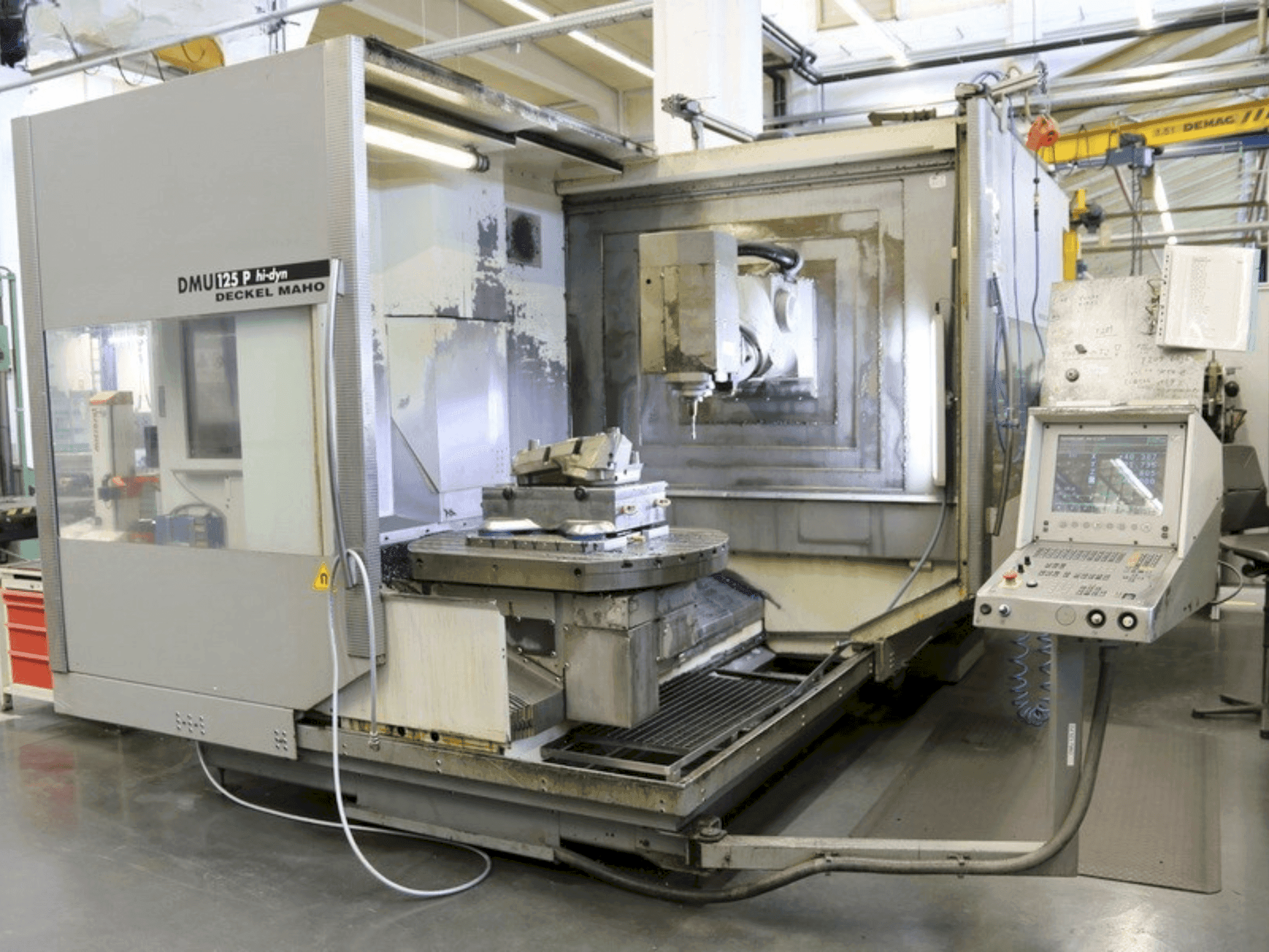 Makine  DECKEL MAHO DMU 125 P hi-dyn - Önden görünüm