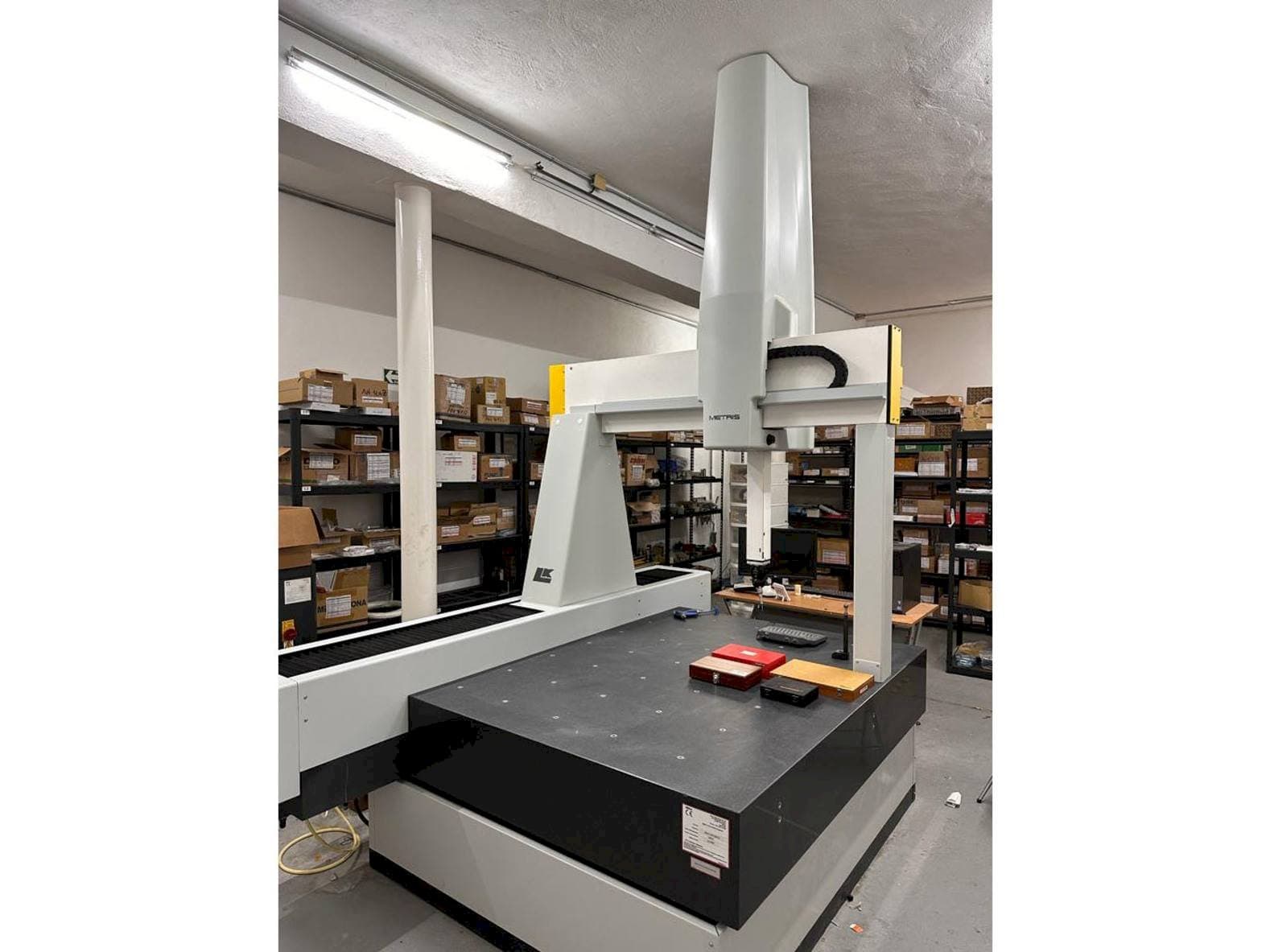 Makine  NIKON LK V 15.10.8 - Önden görünüm