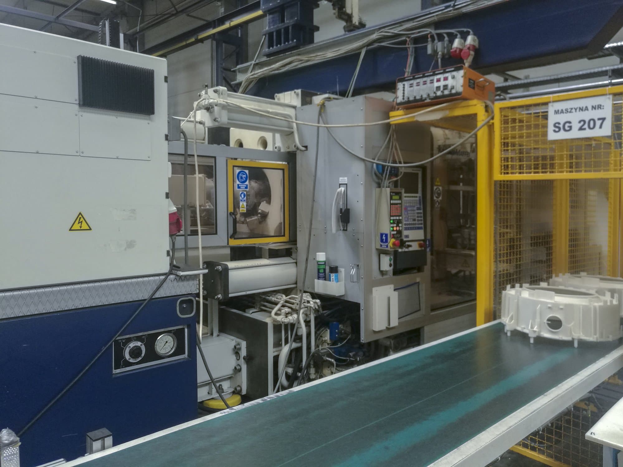 Makine  1 Krauss Maffei - Sol görünüm 800-8000 MC