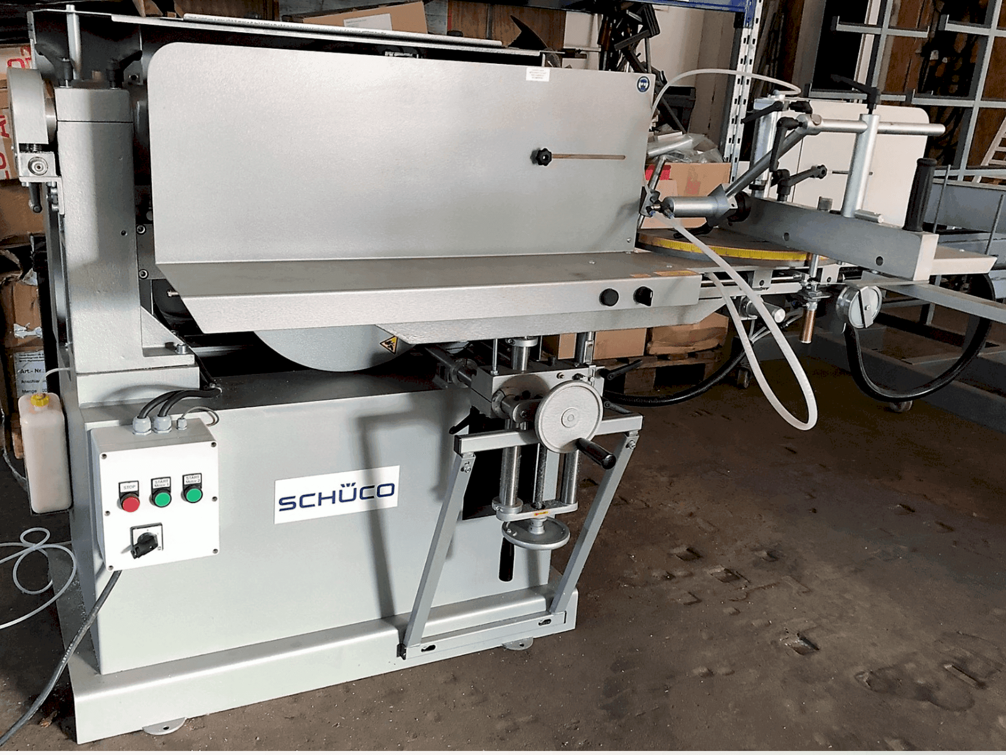 Makine  SCHÜCO AS 450 - Önden görünüm