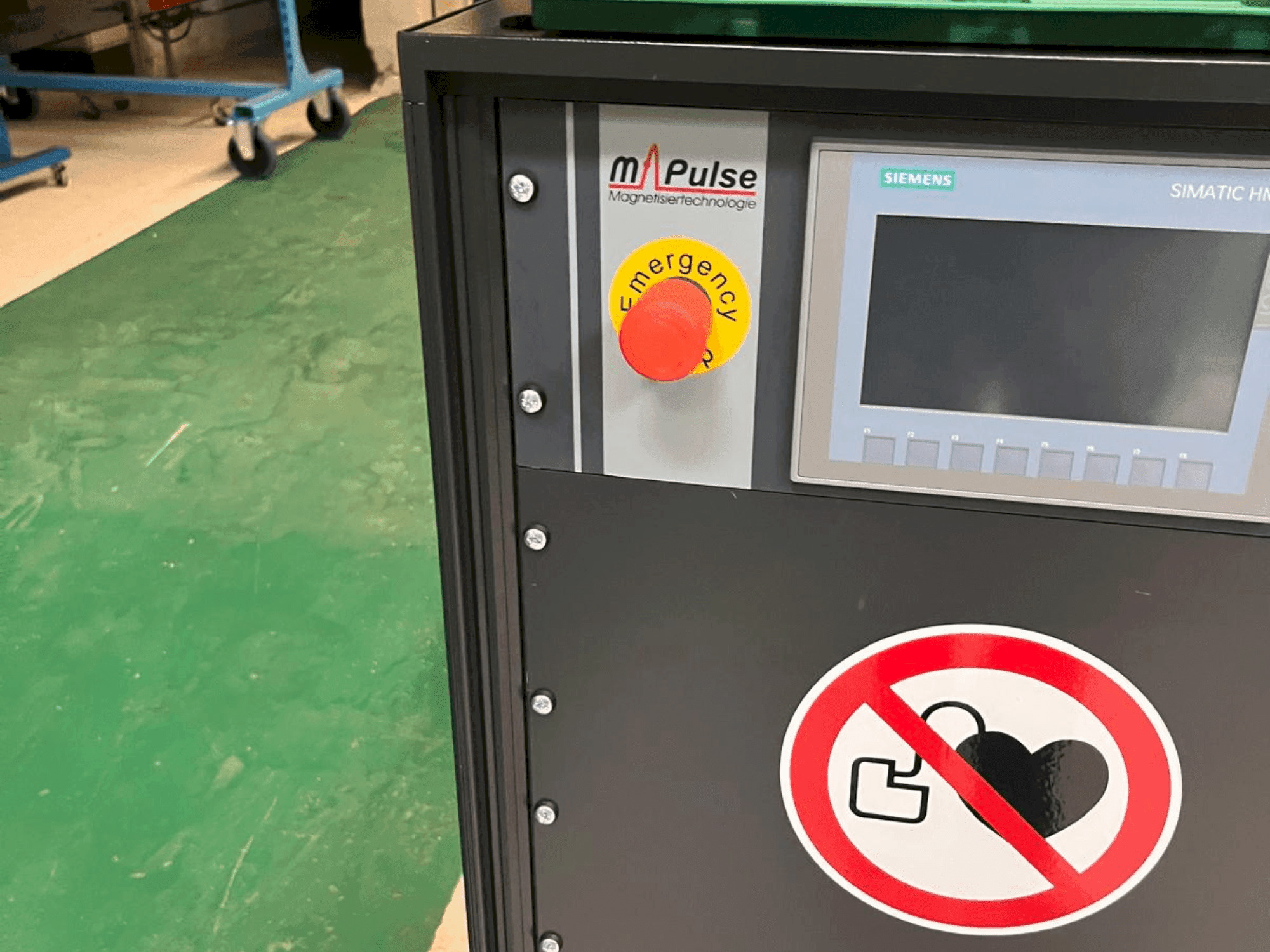 Makine  M-PULSE 2k6e - Önden görünüm