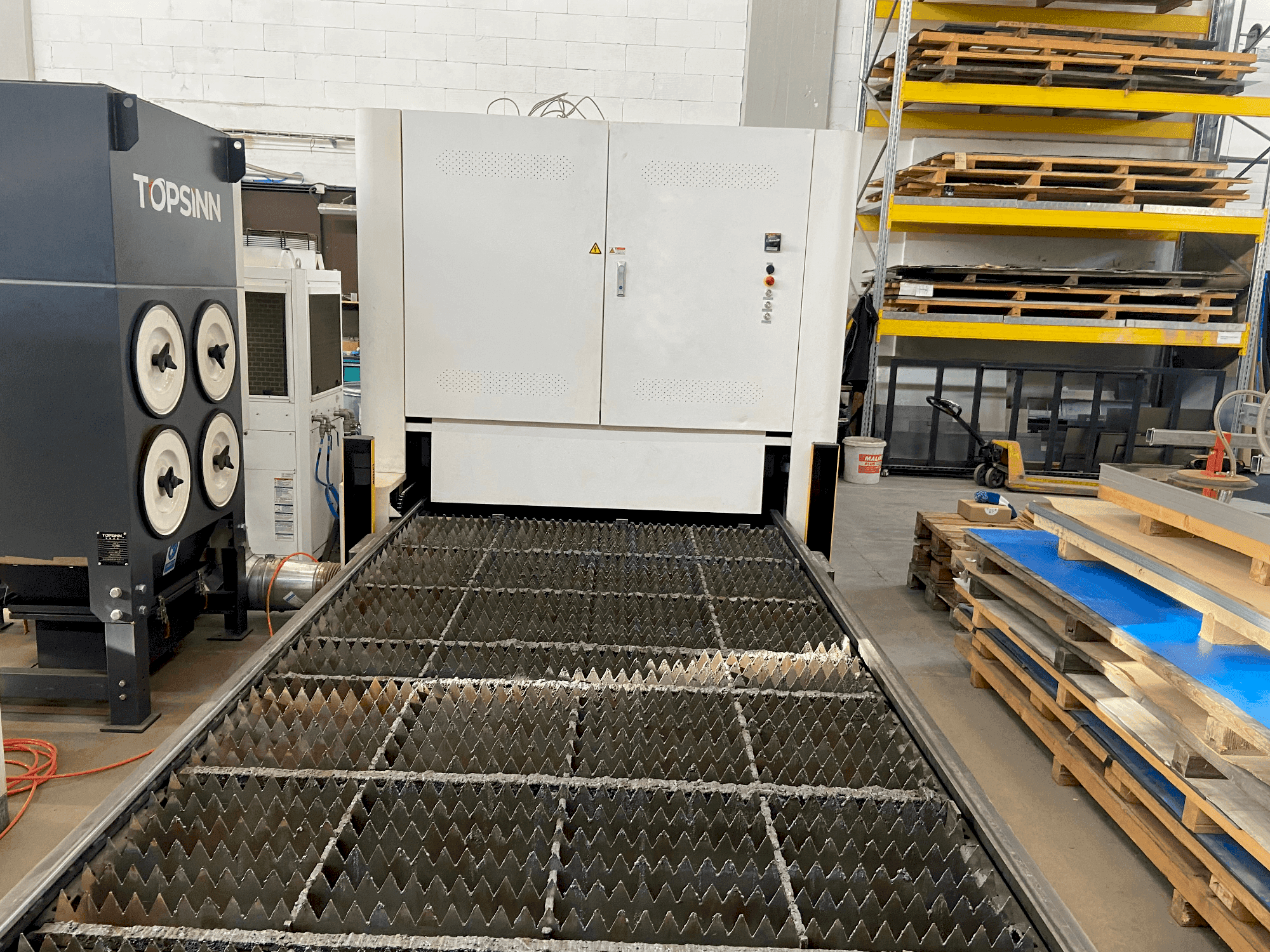 Makine  Bodor C3 - Önden görünüm