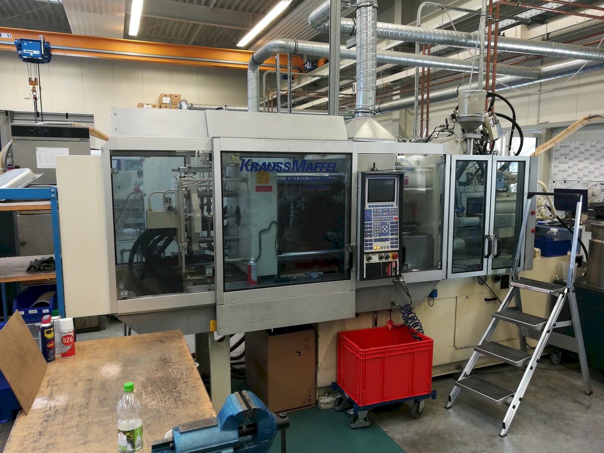 Makine  Krauss Maffei 110-390/90 CZ - Önden görünüm