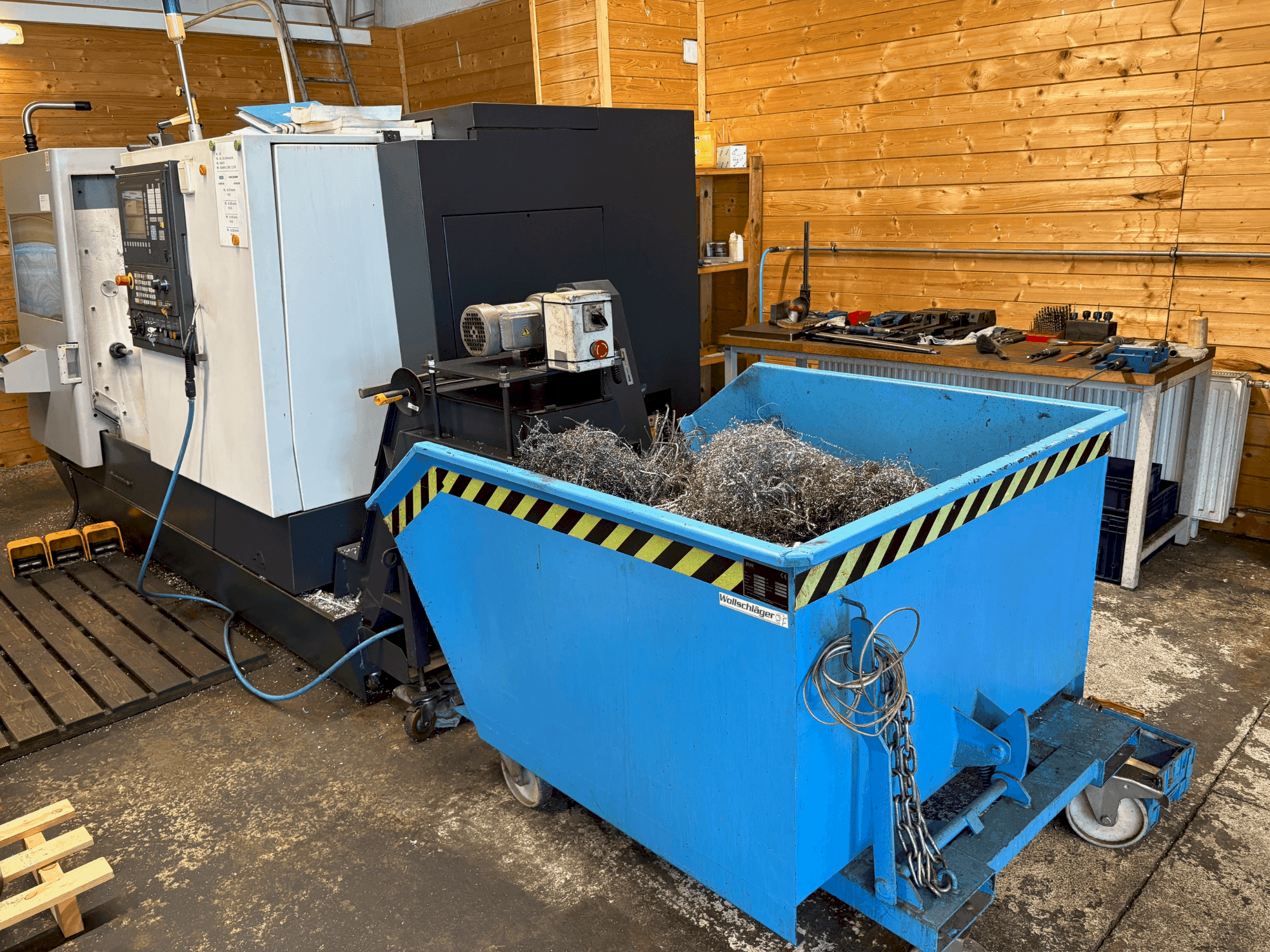 Makine  HWACHEON Cutex 240 - Önden görünüm