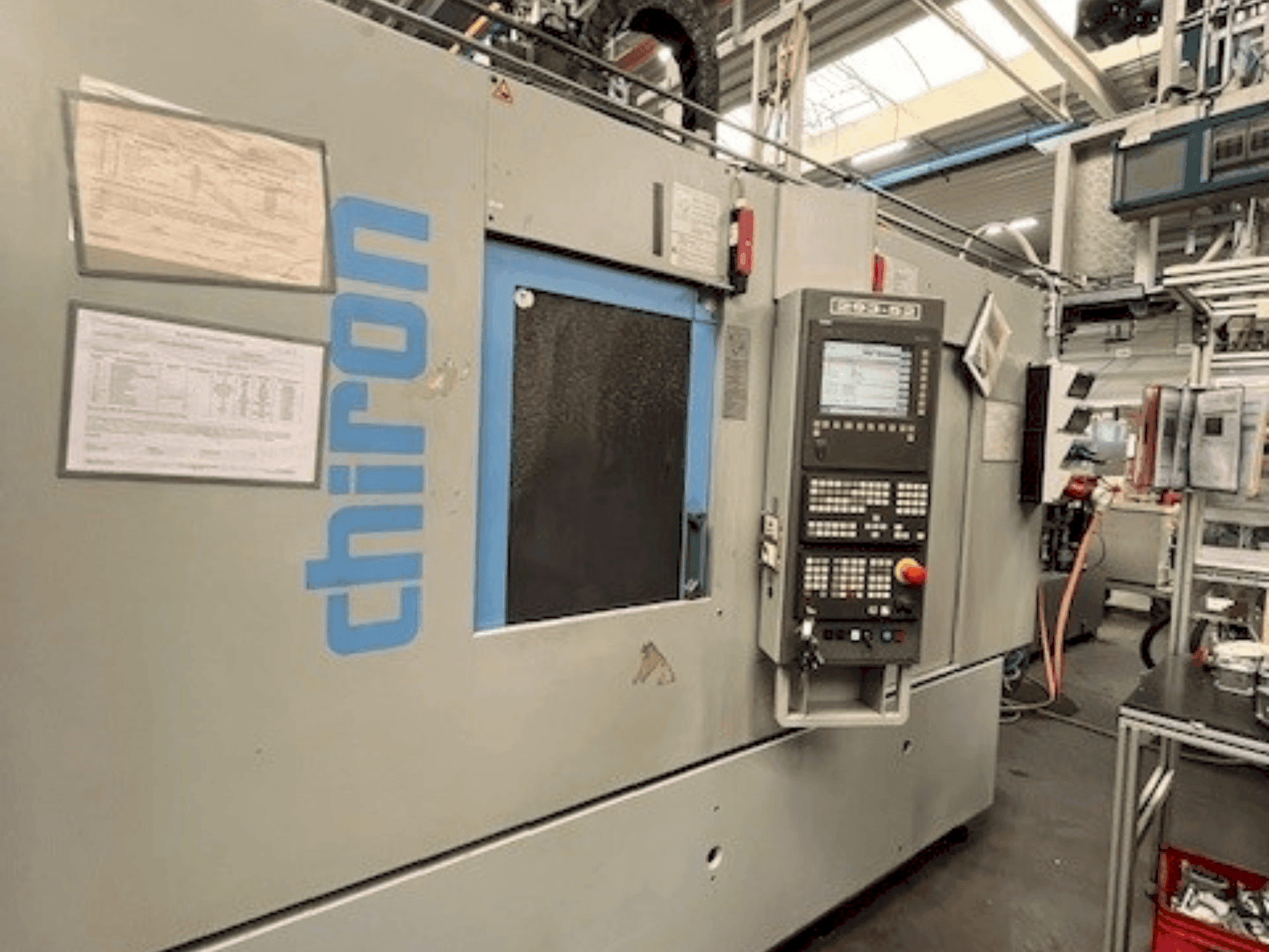 Makine  CHIRON DZ15KWM HS - Önden görünüm